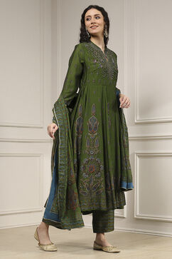 Green Viscose Kalidar Printed Suit Set image number 2