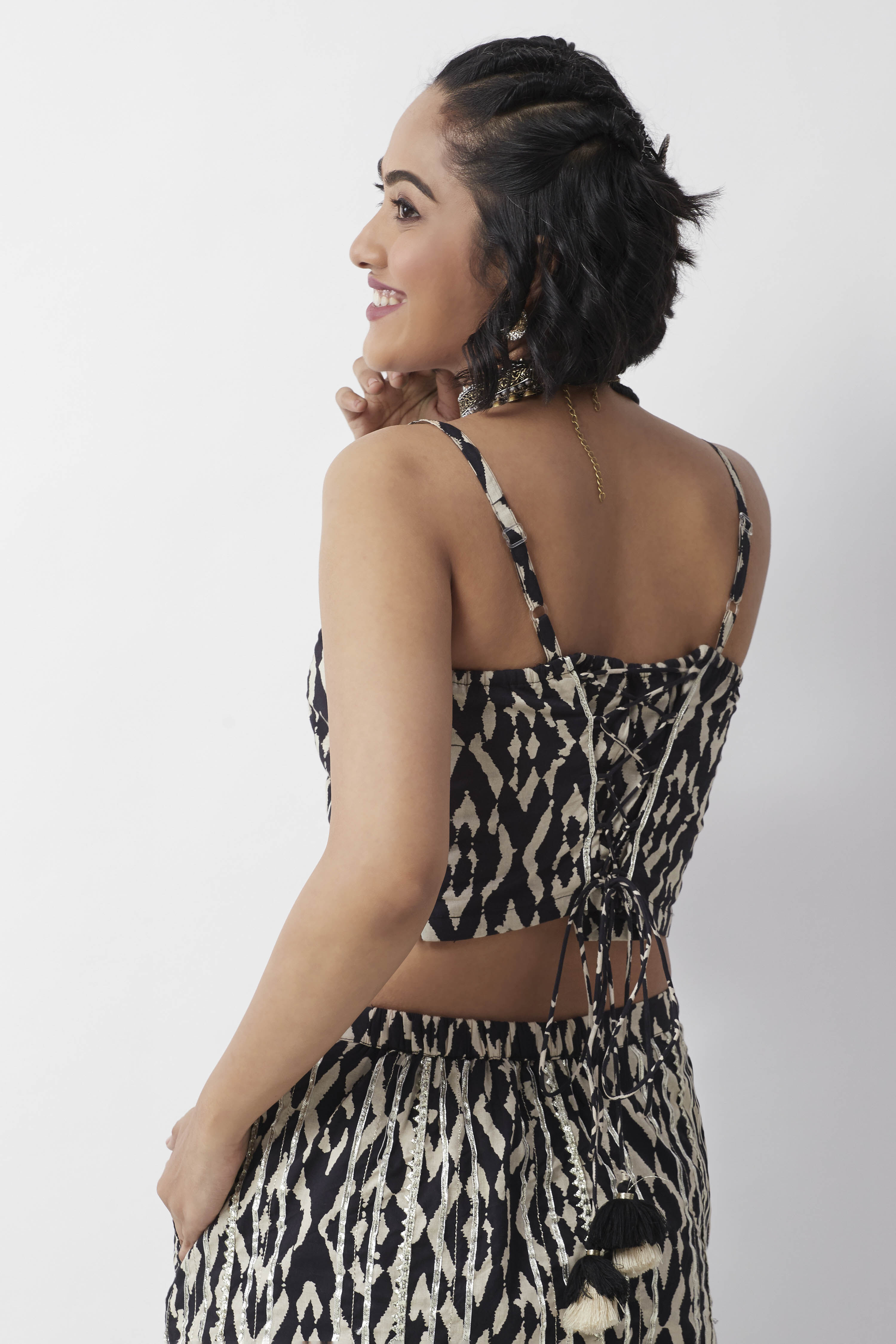 Black Cotton Printed Straight Crop Top image number 5