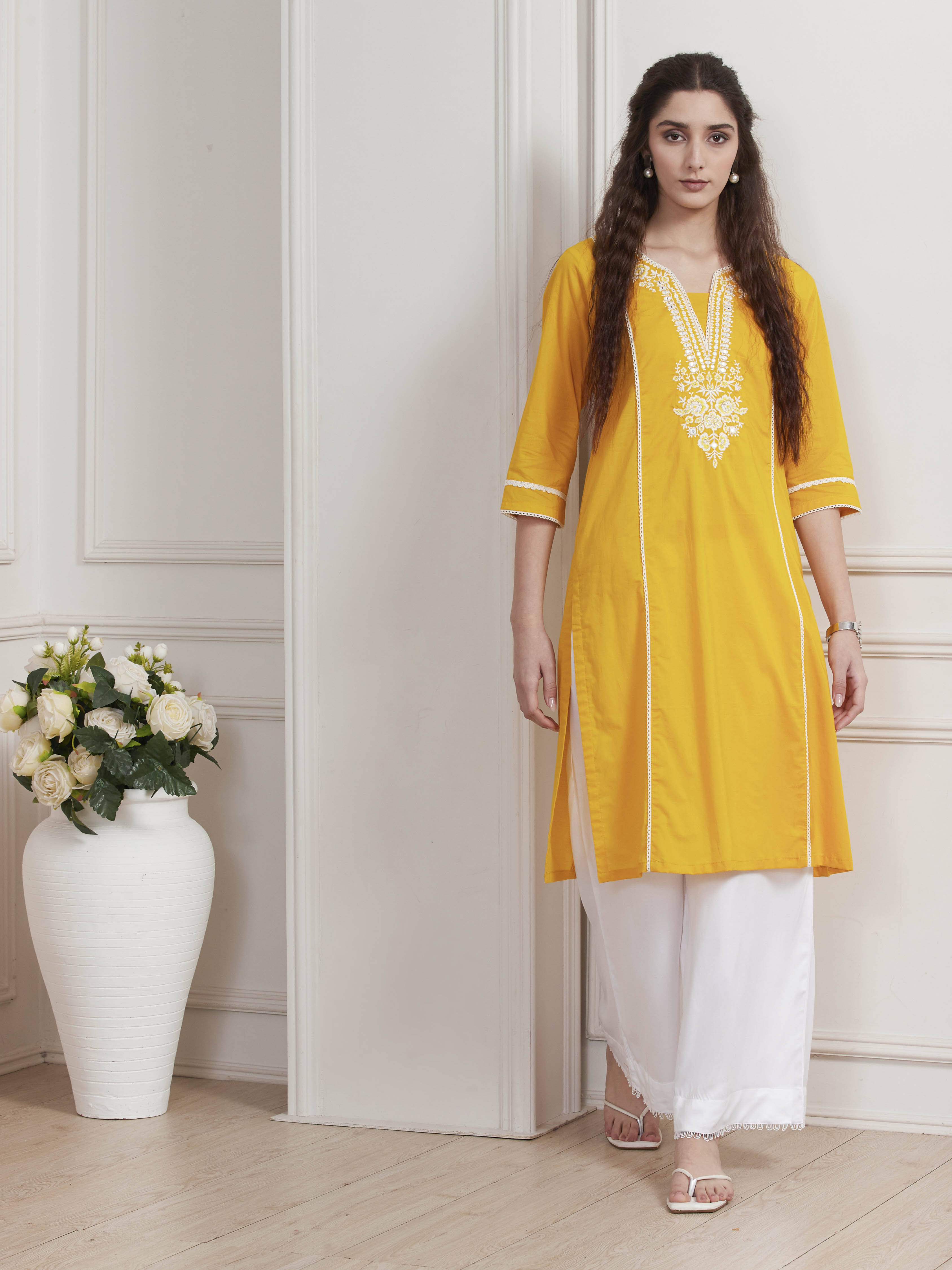Yellow Cotton Solid Straight Kurta image number 0