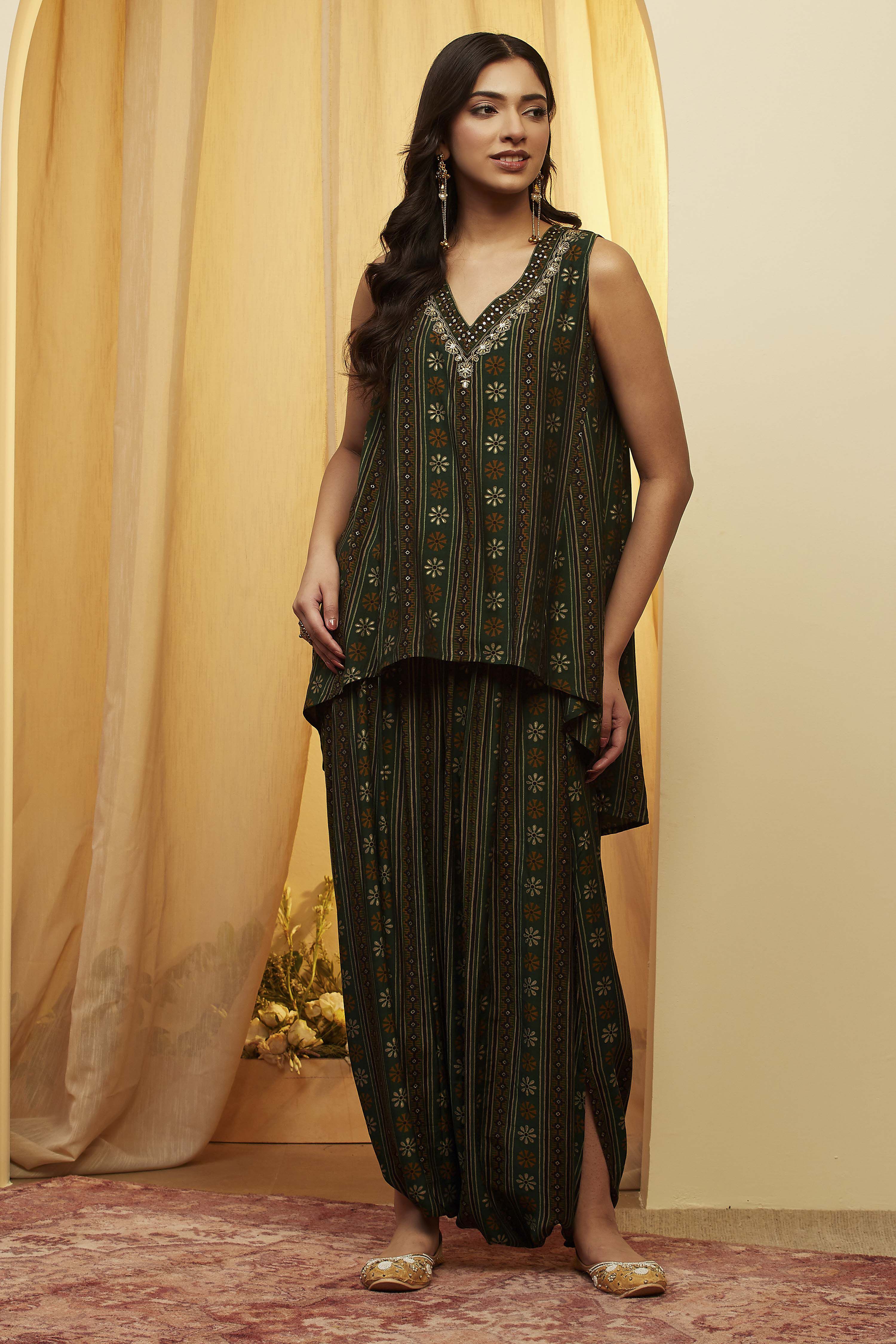 Green Viscose Blend Straight Kurta Pants Set image number 6