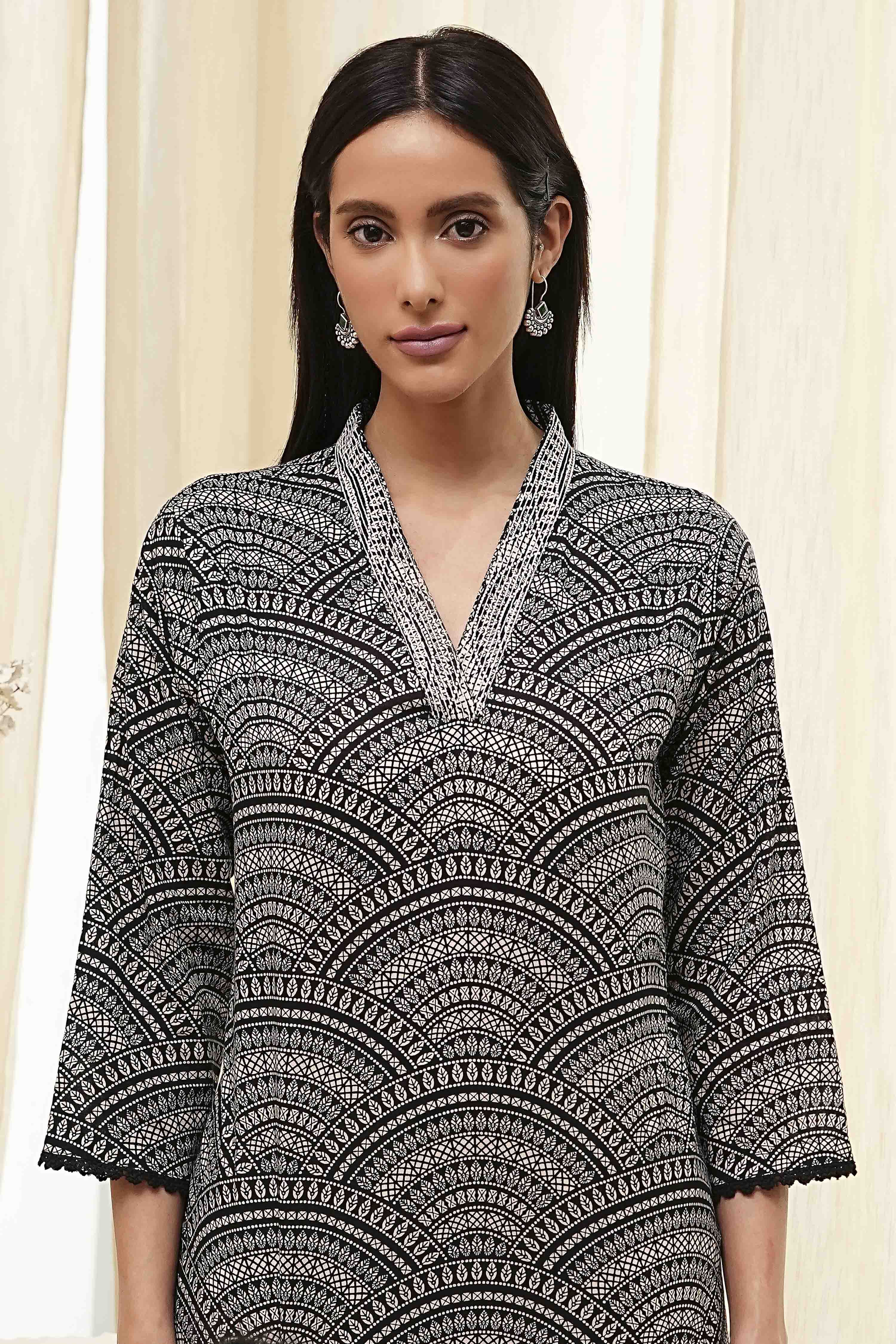 Black Cotton Printed Straight Kurta image number 1