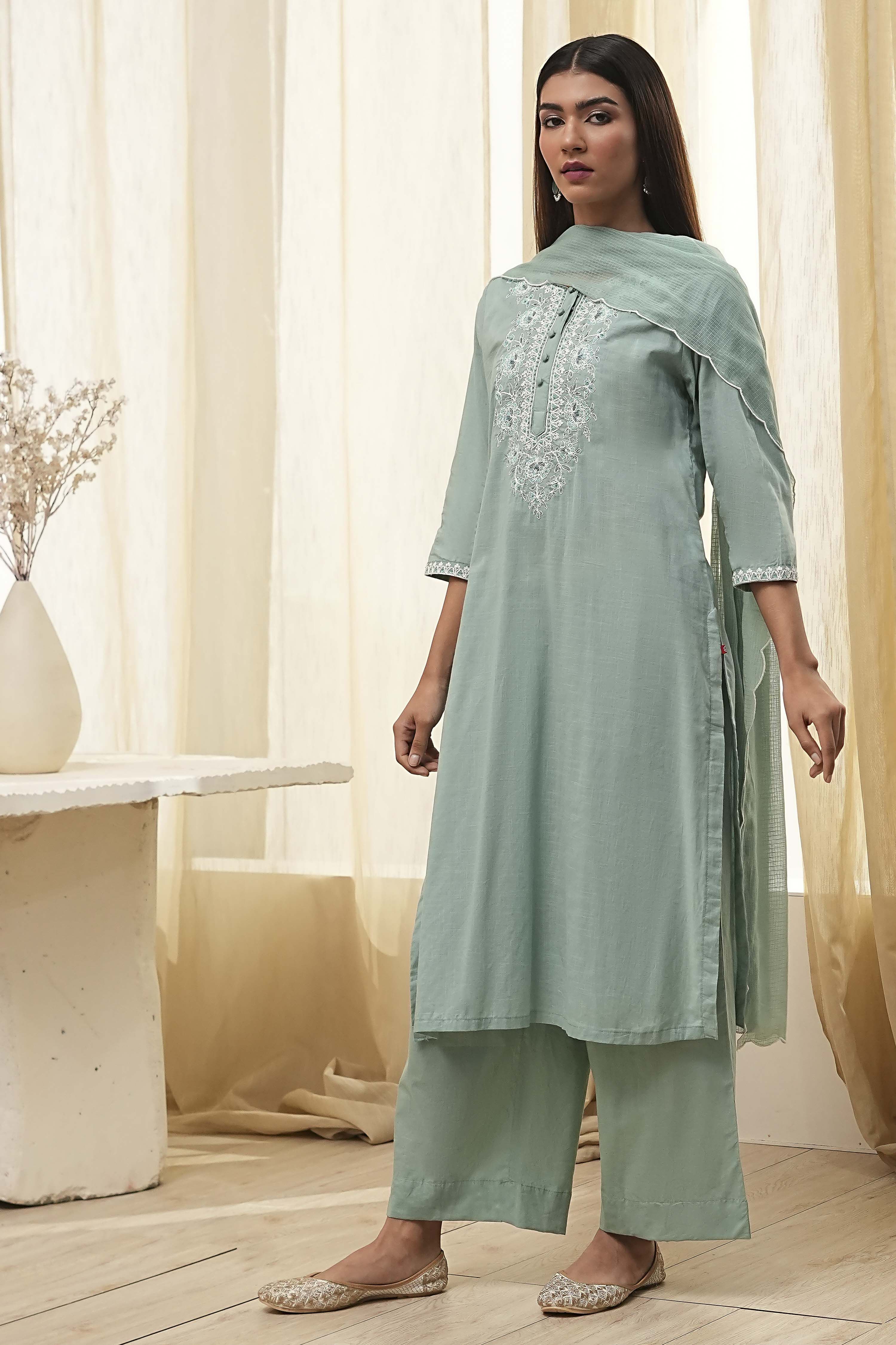 Green Pure Cotton Embellished Straight Suit Set image number 3