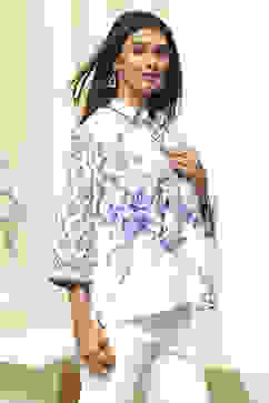 White and Blue Cotton High-Low Straight Shirt image number 4