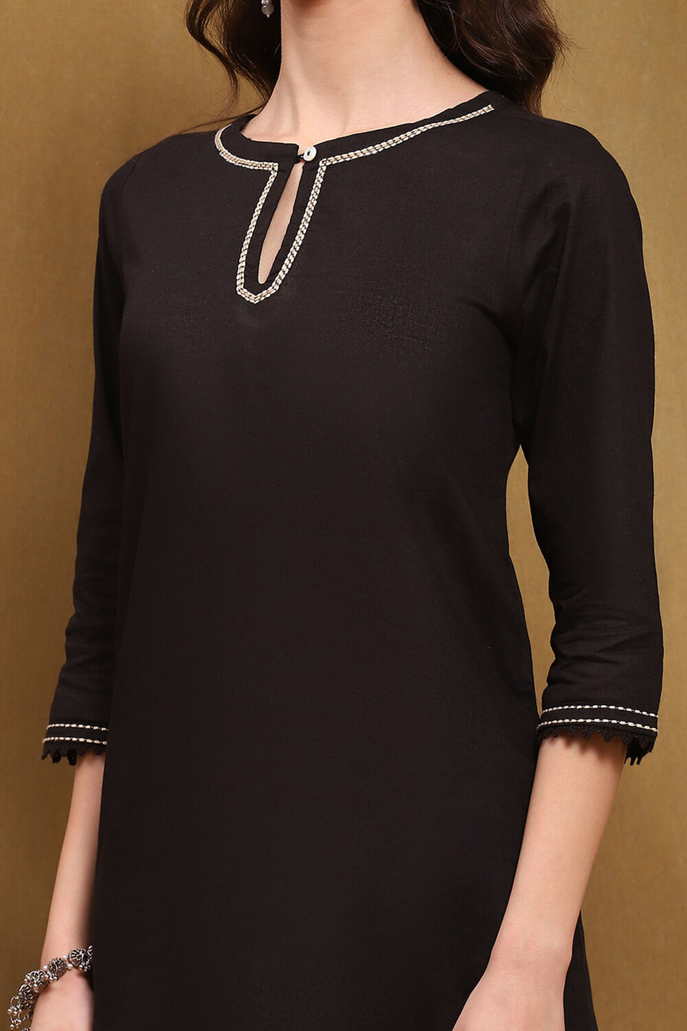 Black Cotton Blend Solid Straight Kurta image number 1