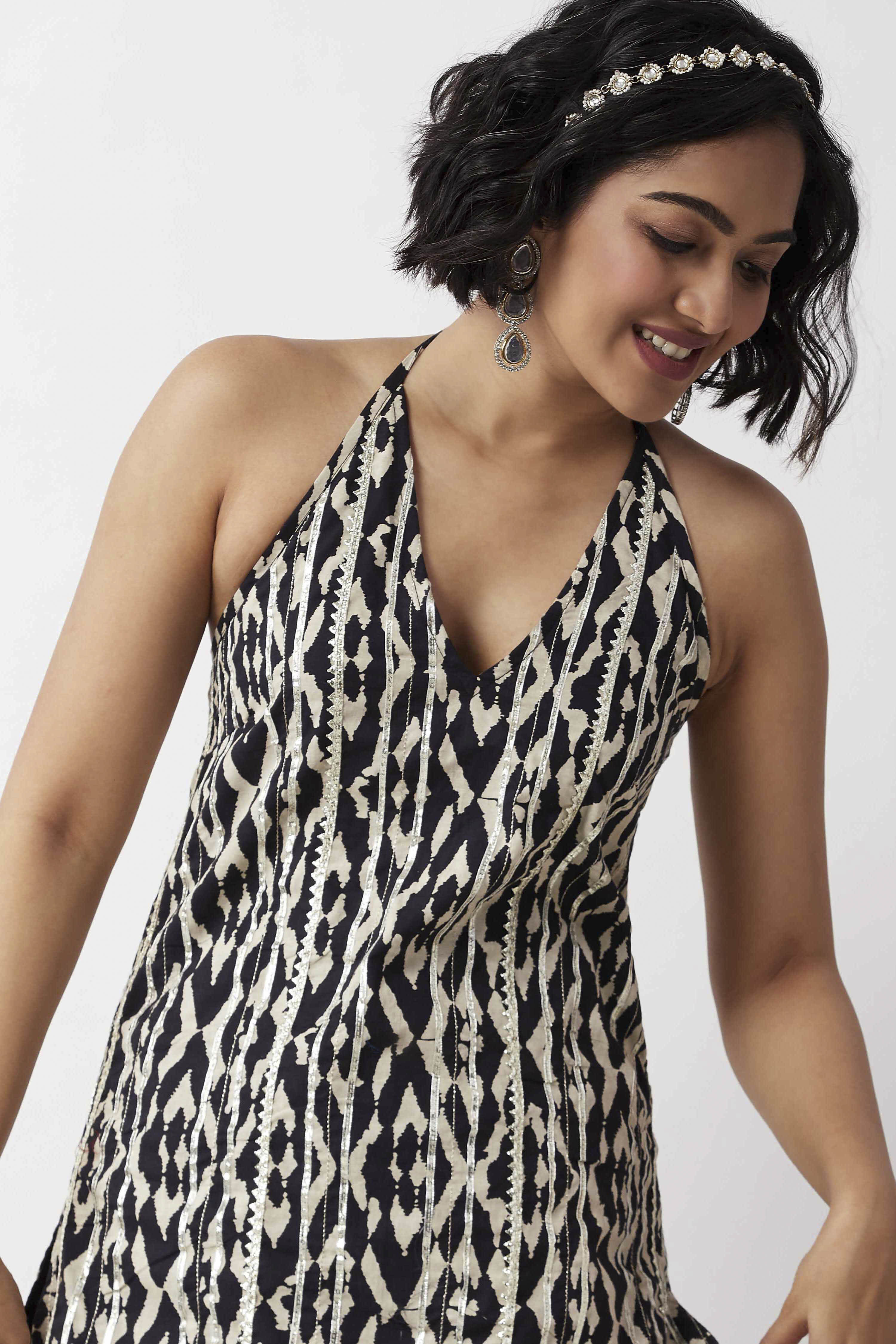 Black Cotton Printed Regular Short Kurti image number 1