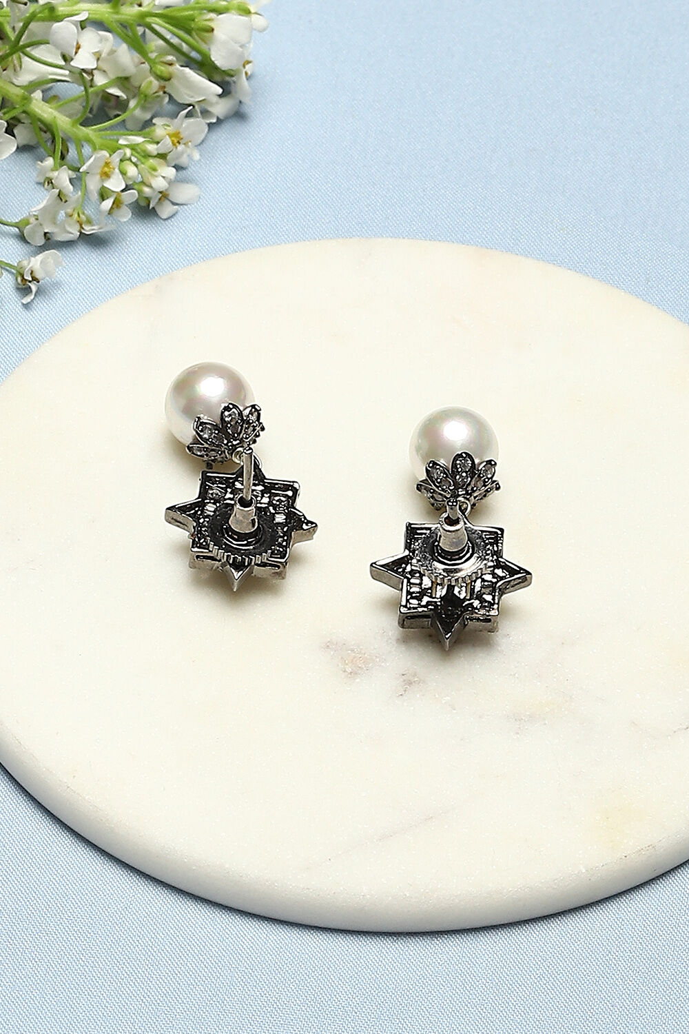 Pearl Brass Earrings image number 2