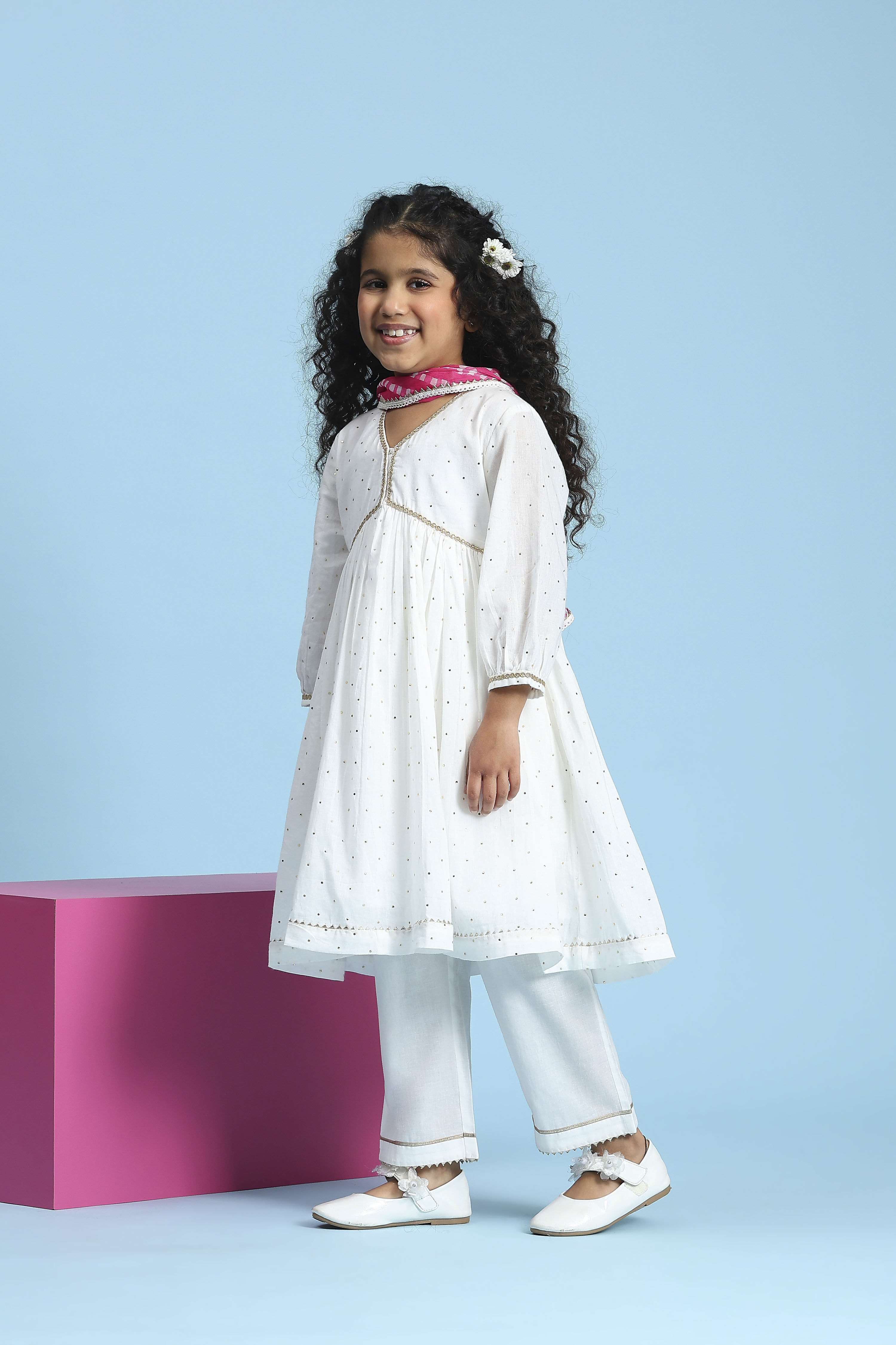 White Cotton Solid Anarkali Suit Set image number 3