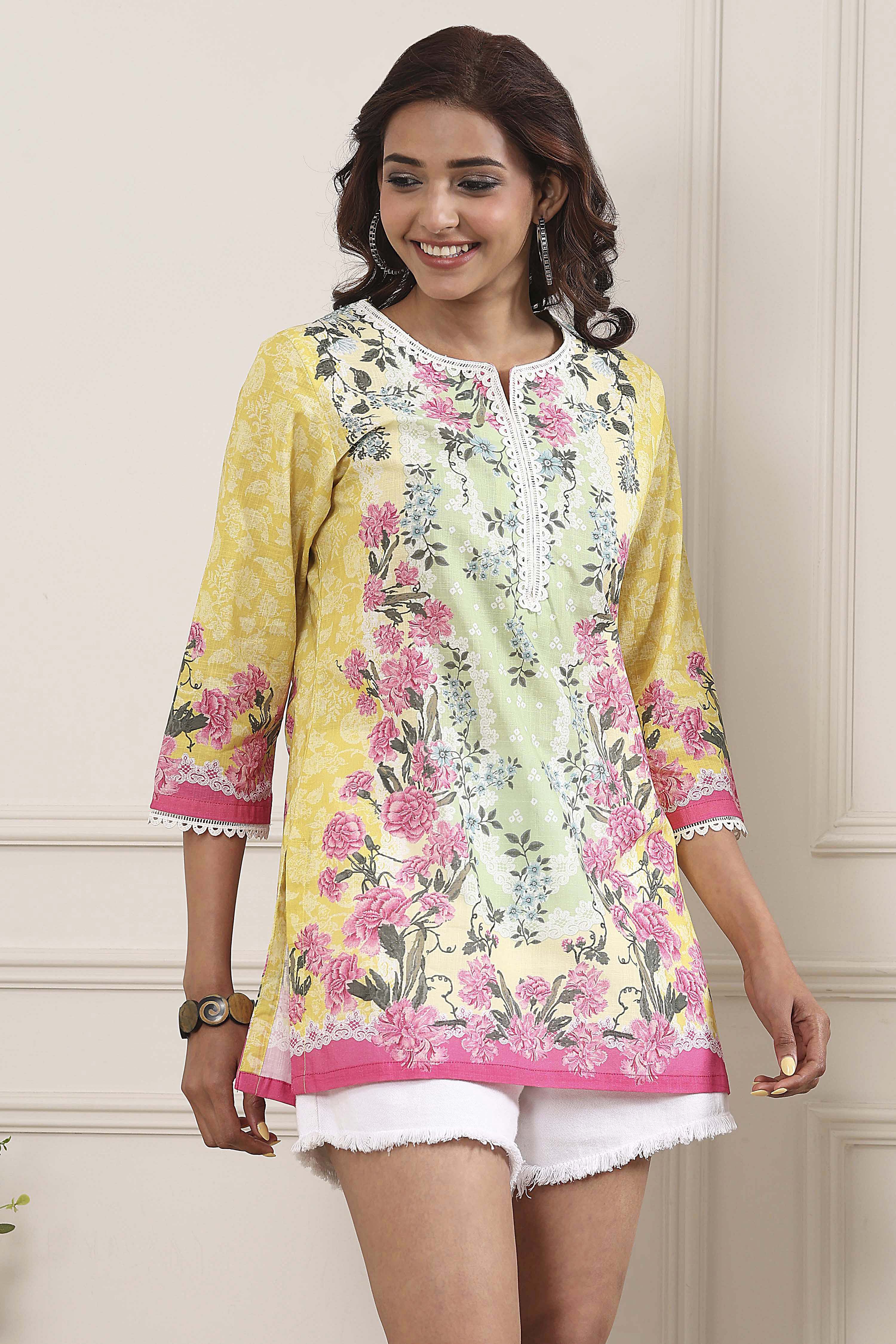 Yellow Cotton Printed Straight Short Kurta image number 4