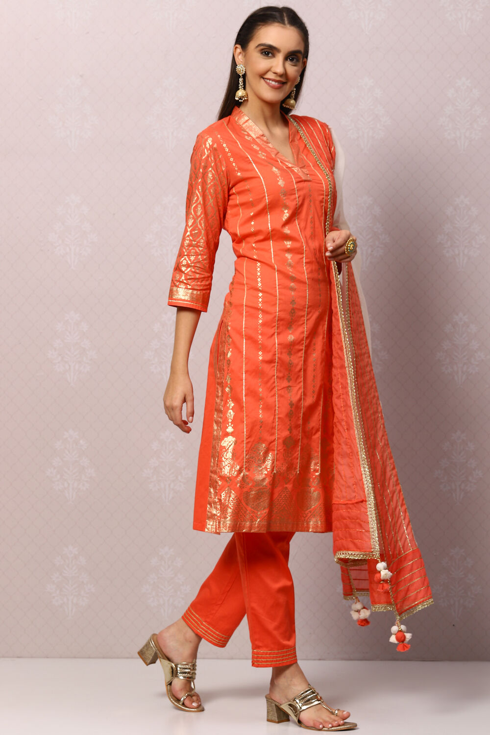 Yellow Cotton Straight Kurta Slim Pant Suit Set image number 5