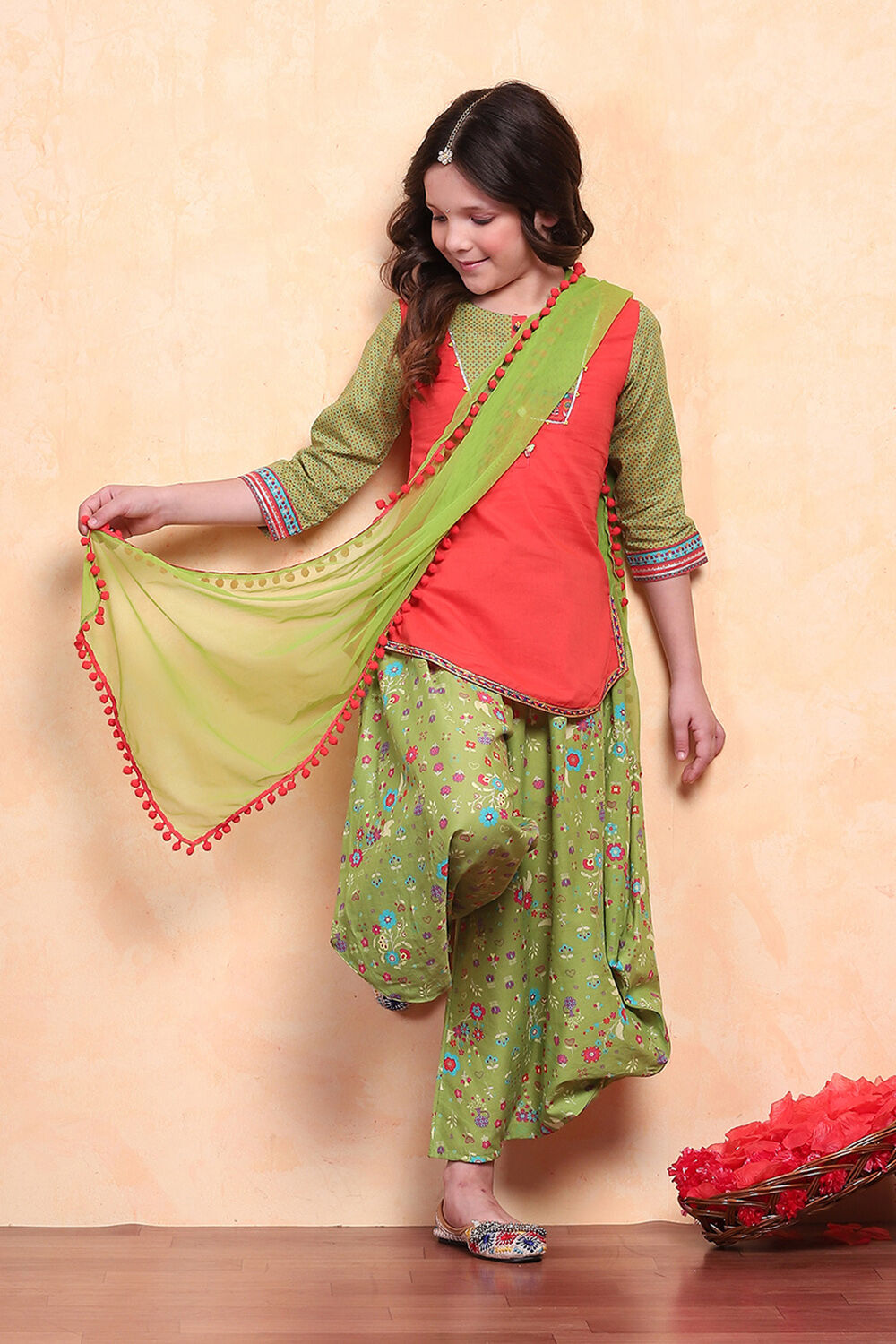 Pink and Green Pure Cotton Printed Straight Suit Set image number 6