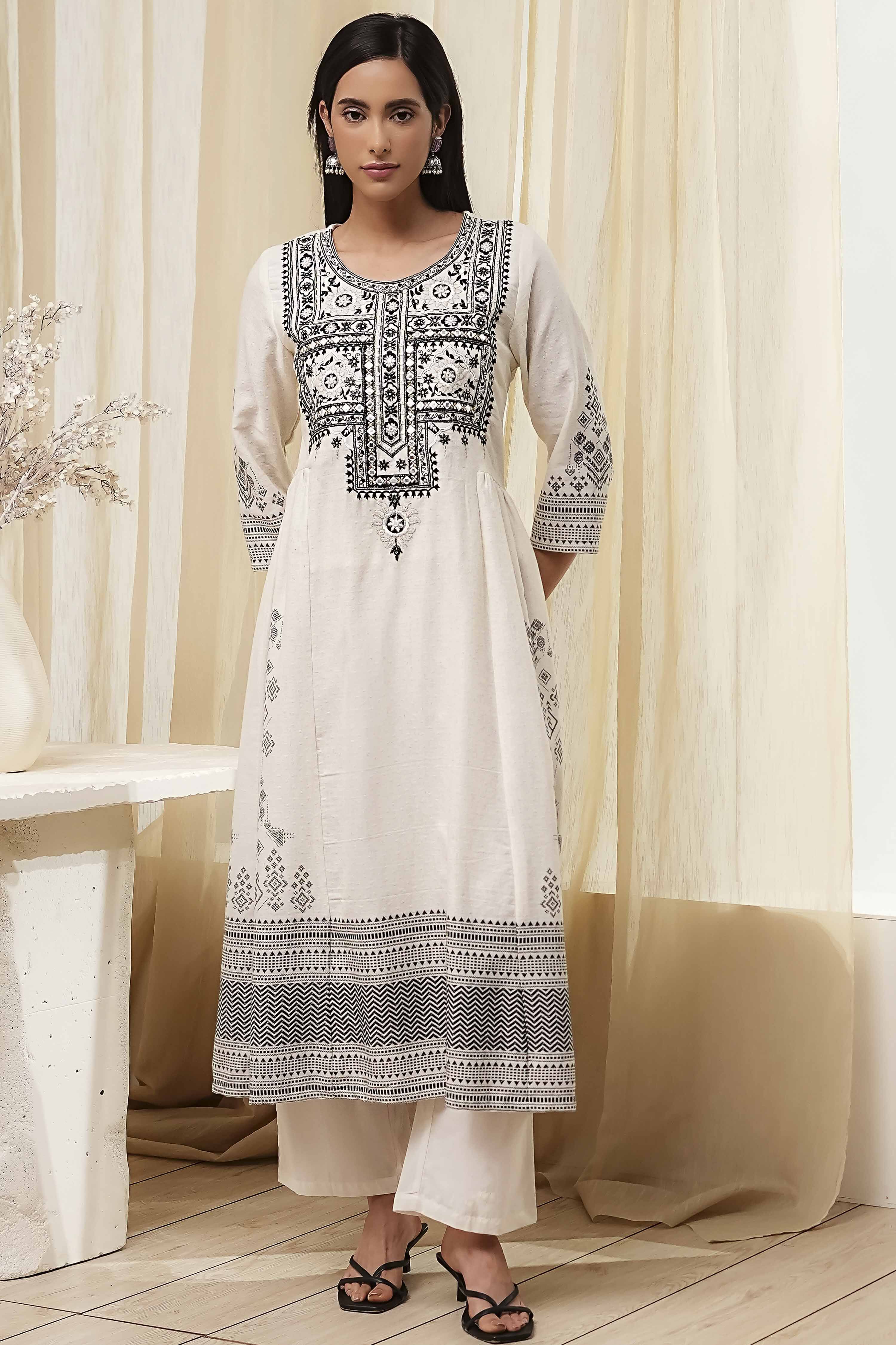 White and Black Cotton Gathered Kurta Set image number 6