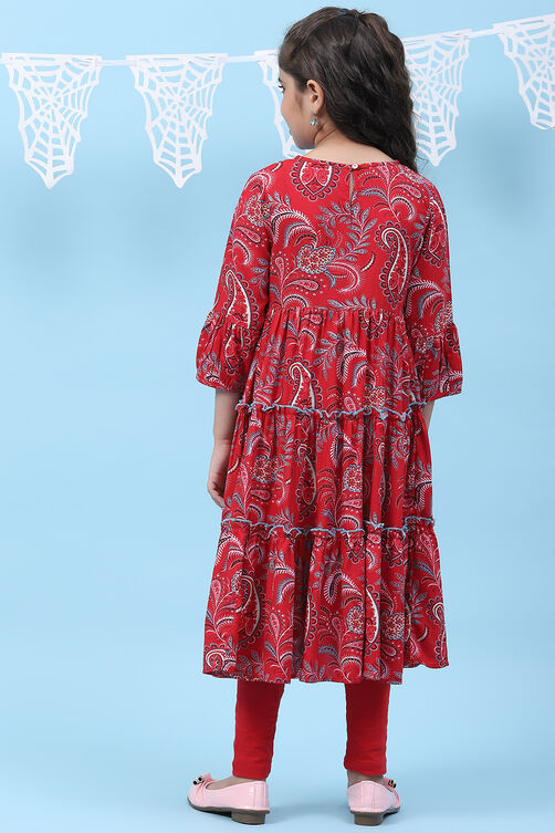 Red Rayon Tiered Printed Kurta image number 4