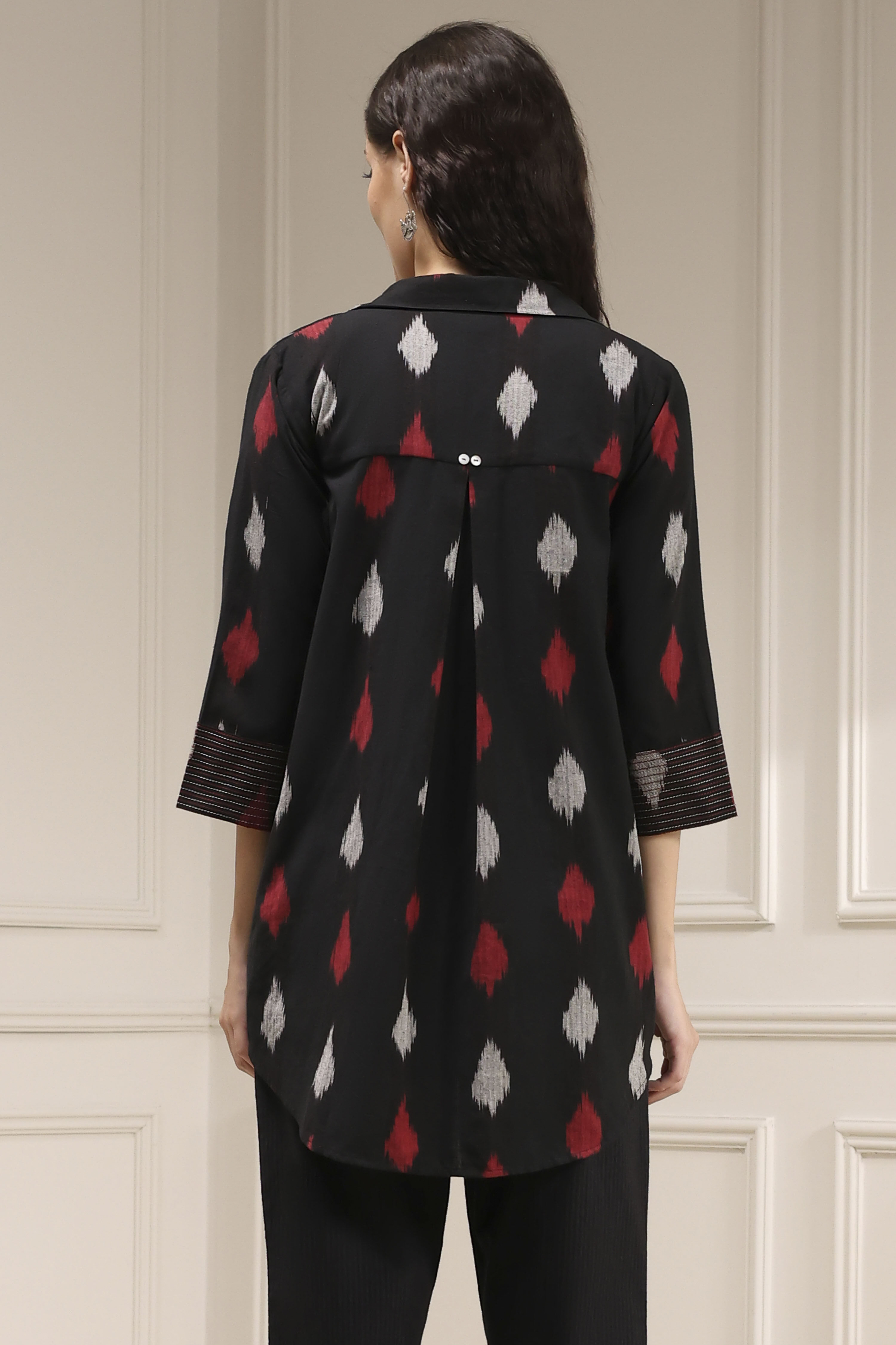 Black Cotton Straight Yarndyed Short Kurta image number 3