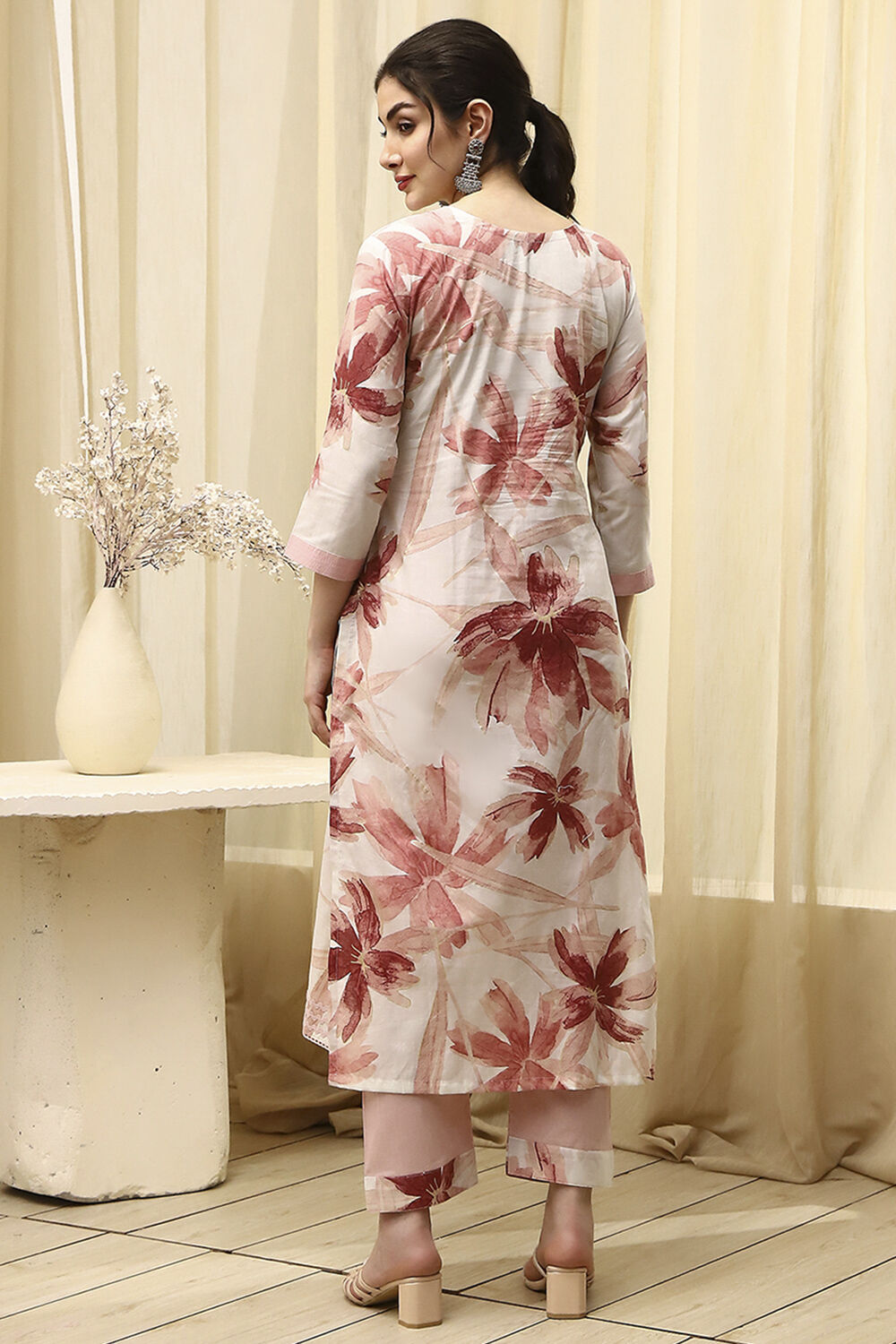 Pink Cotton Printed Floral Unstitched Suit Set image number 5