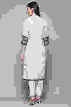 Off White Polyester Straight Suit Set image number 5