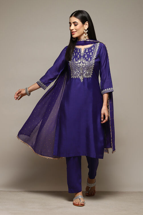 Pink & Purple Poly Cotton Straight Embroidery Kurta Slim Pant Suit Set image number 6