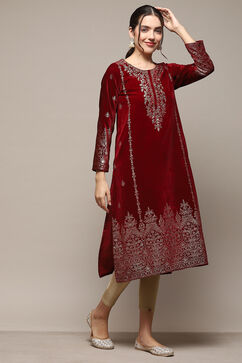 Green & Maroon Poly Velvet Straight Printed Kurta image number 4