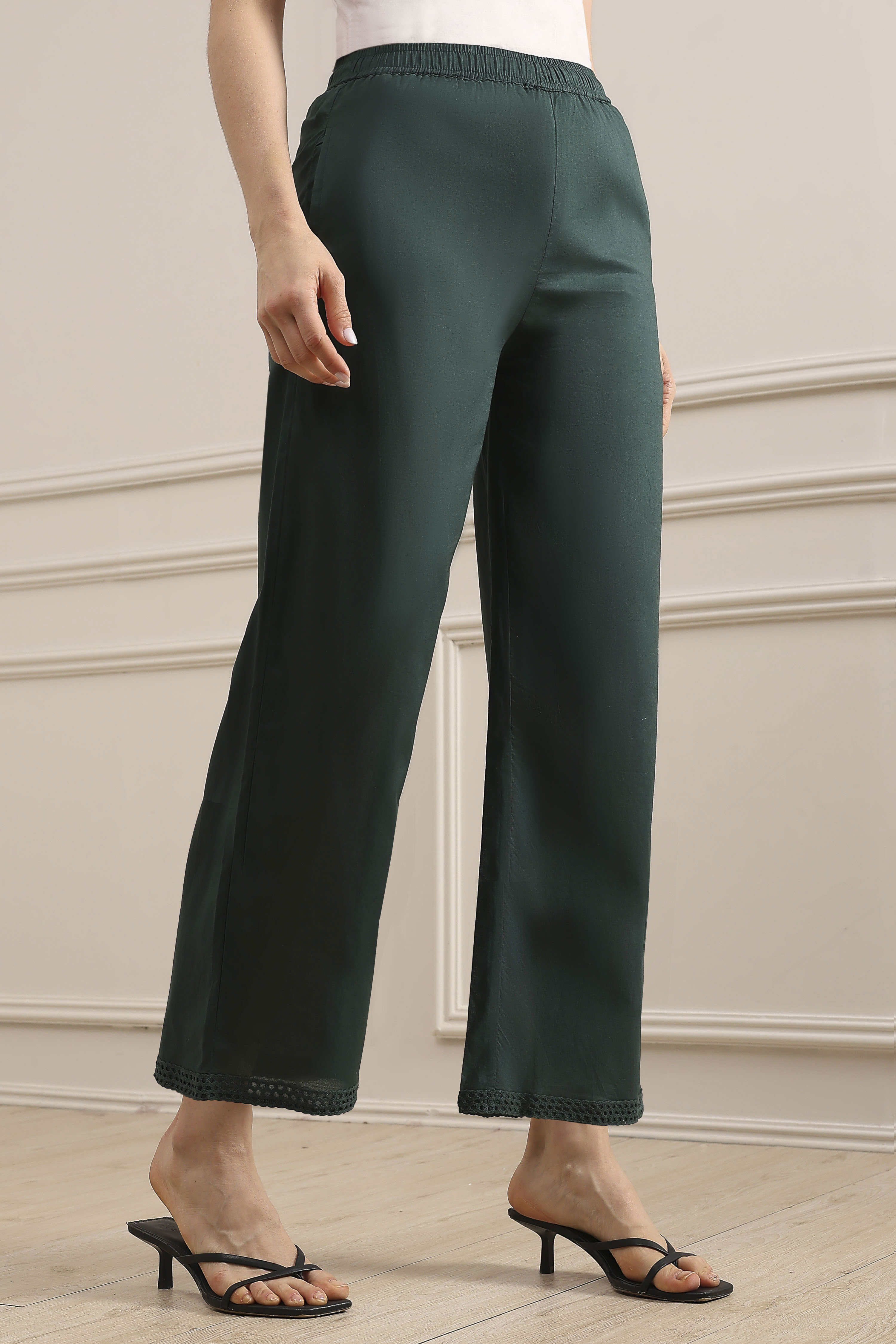 Green Cotton Flared Dyed Palazzo Pants image number 3