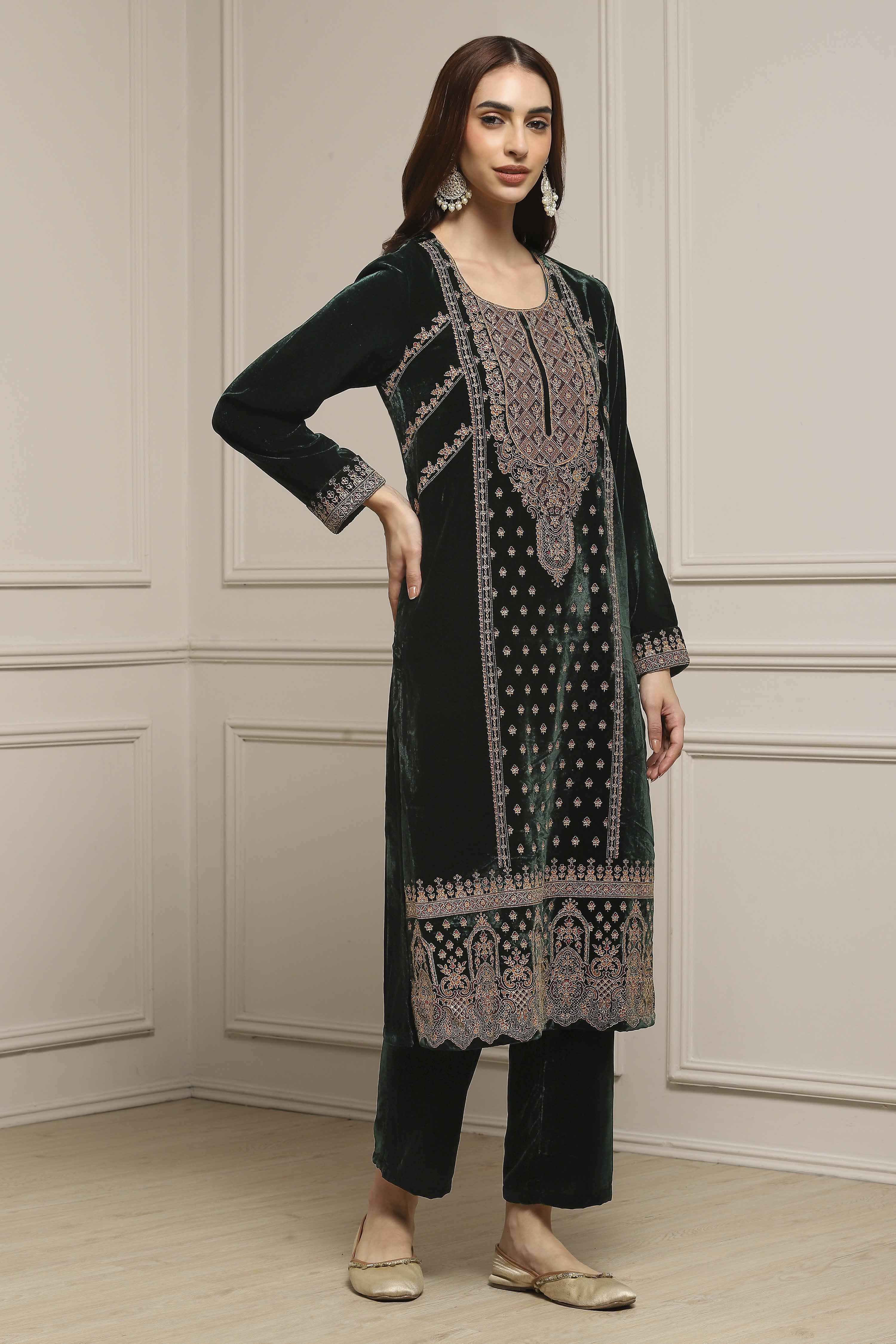 Dark Green Velvet Straight Winter Kurta Set image number 5