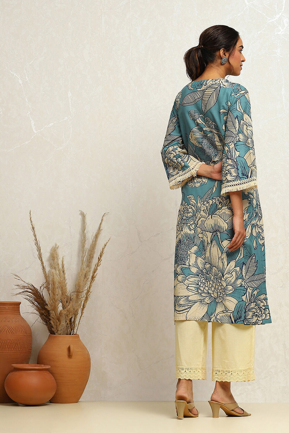 Blue Cotton Floral Printed Straight Kurta image number 3