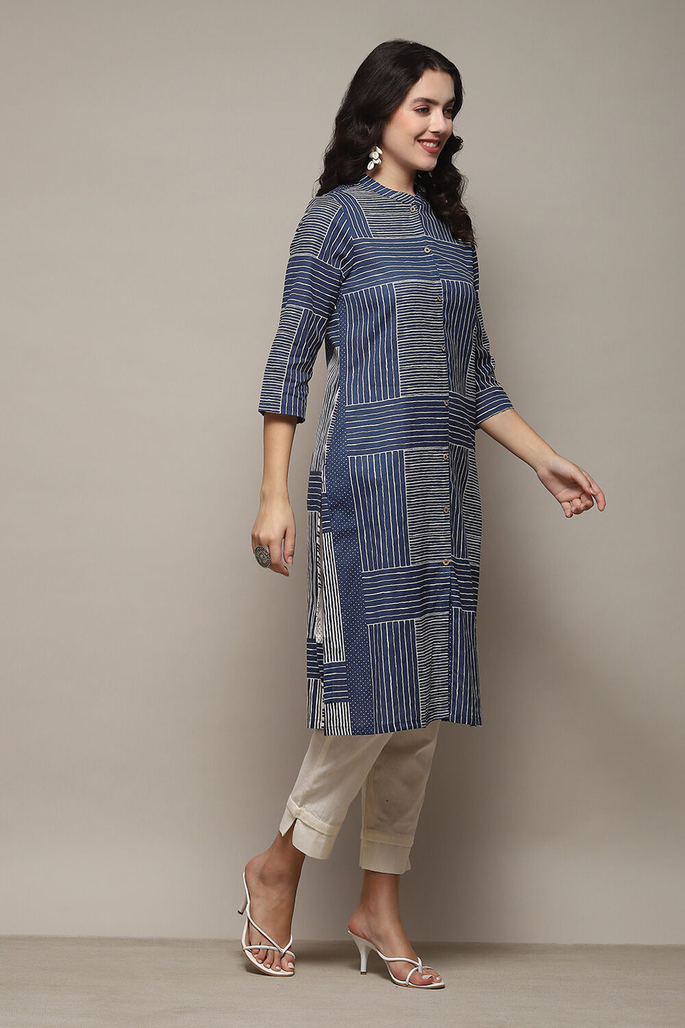 Blue Cotton Flax Narrow Kurta Pant Suit Set image number 5