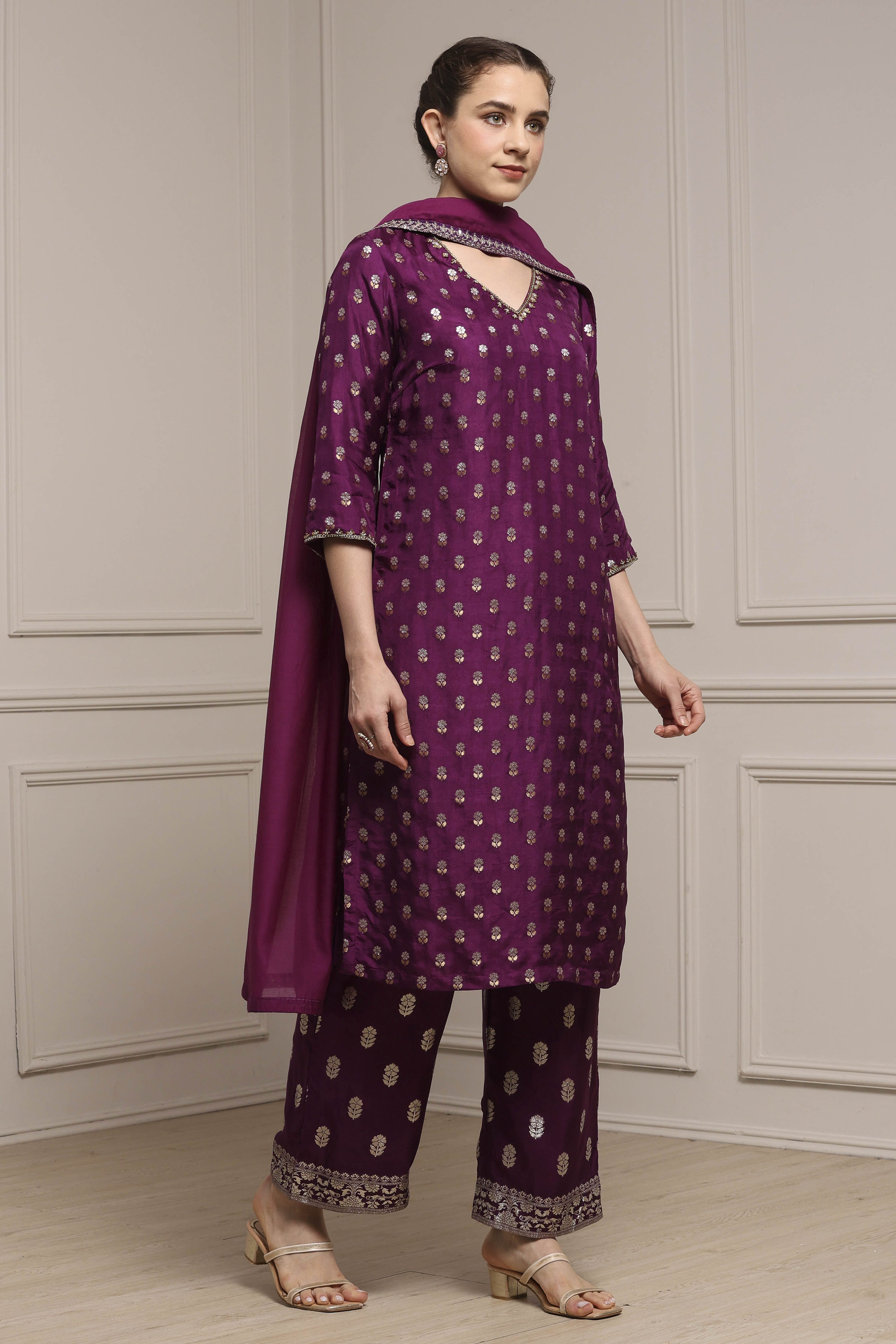 Purple Viscose Dupion Printed Straight Suit Set image number 5