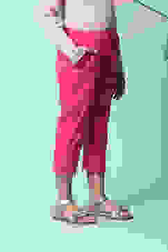 Pink Cotton Blend Capris image number 3