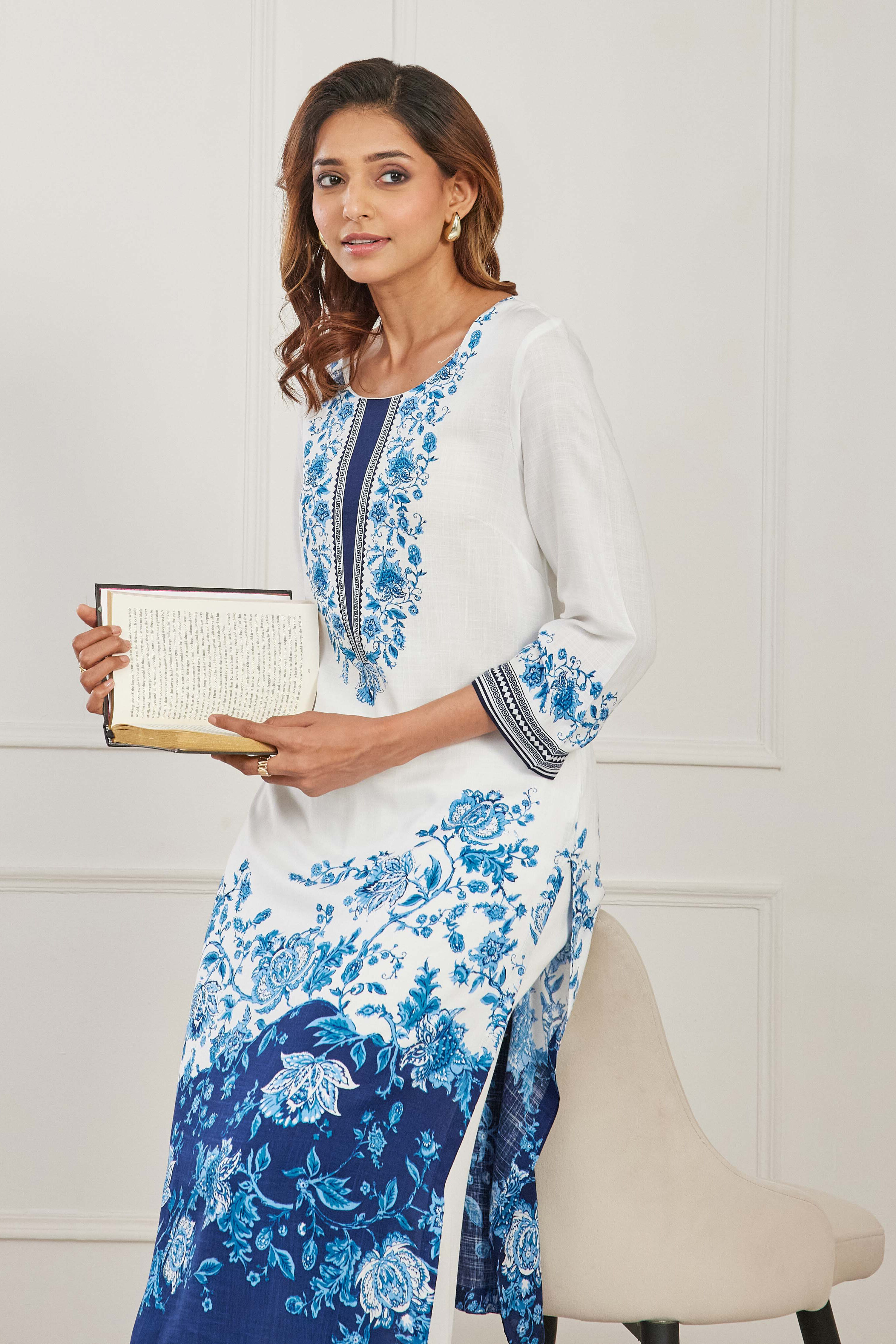 Blue Viscose Rayon Straight Kurta image number 8
