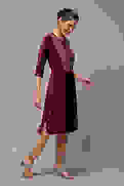 Maroon Velvet Straight Printed Kurta image number 4