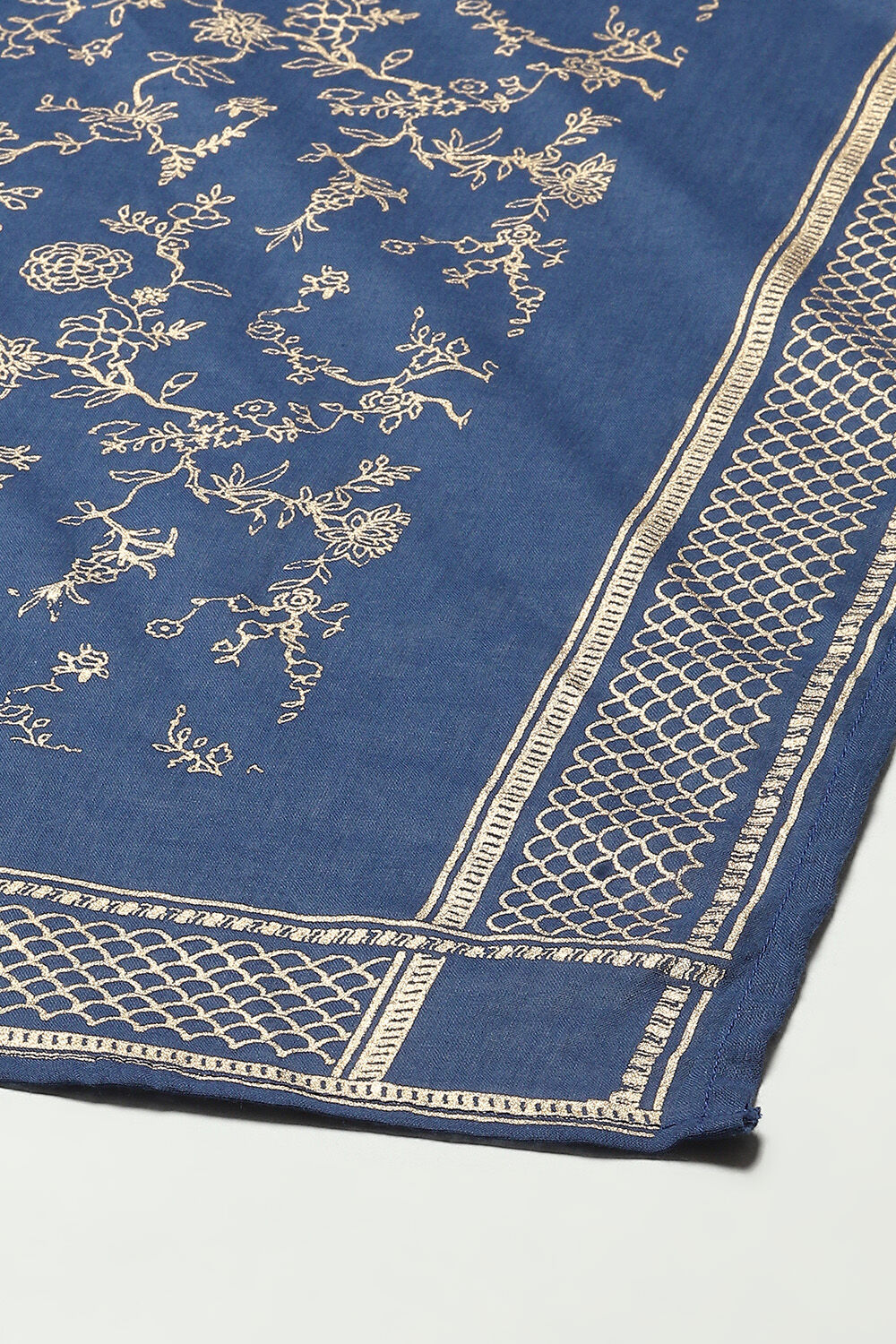 Red Cotton Straight Kurta Pants Suit Set image number 3