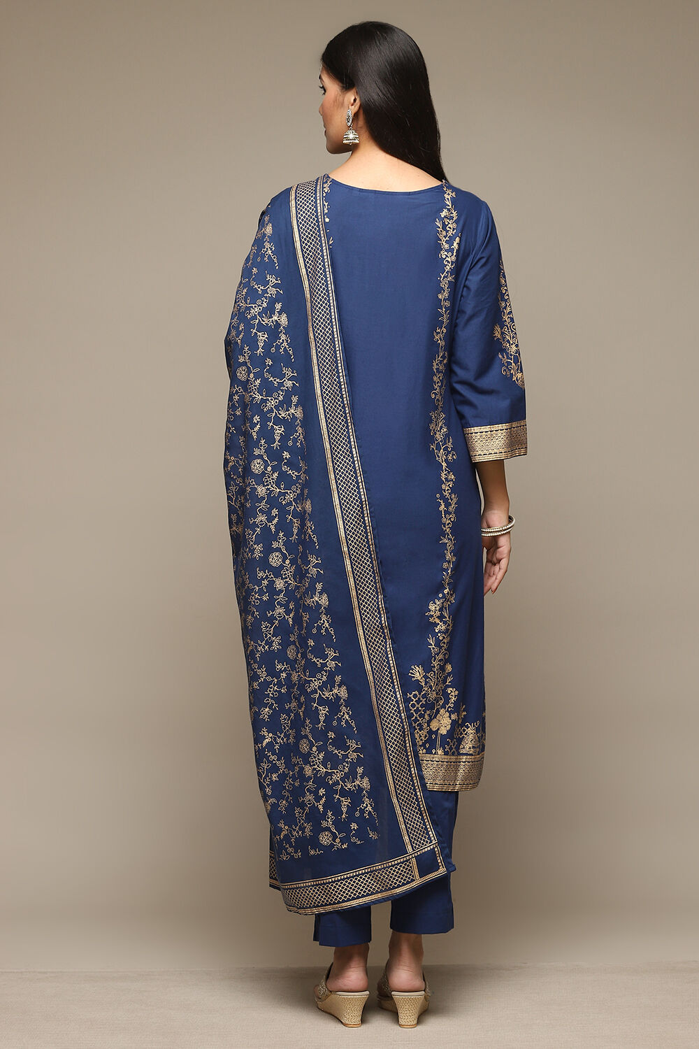 Red Cotton Straight Kurta Pants Suit Set image number 4