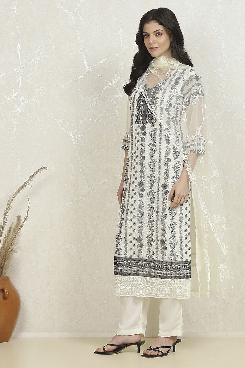 White-Black Georgette Printed Unstitched Suit Set image number 4