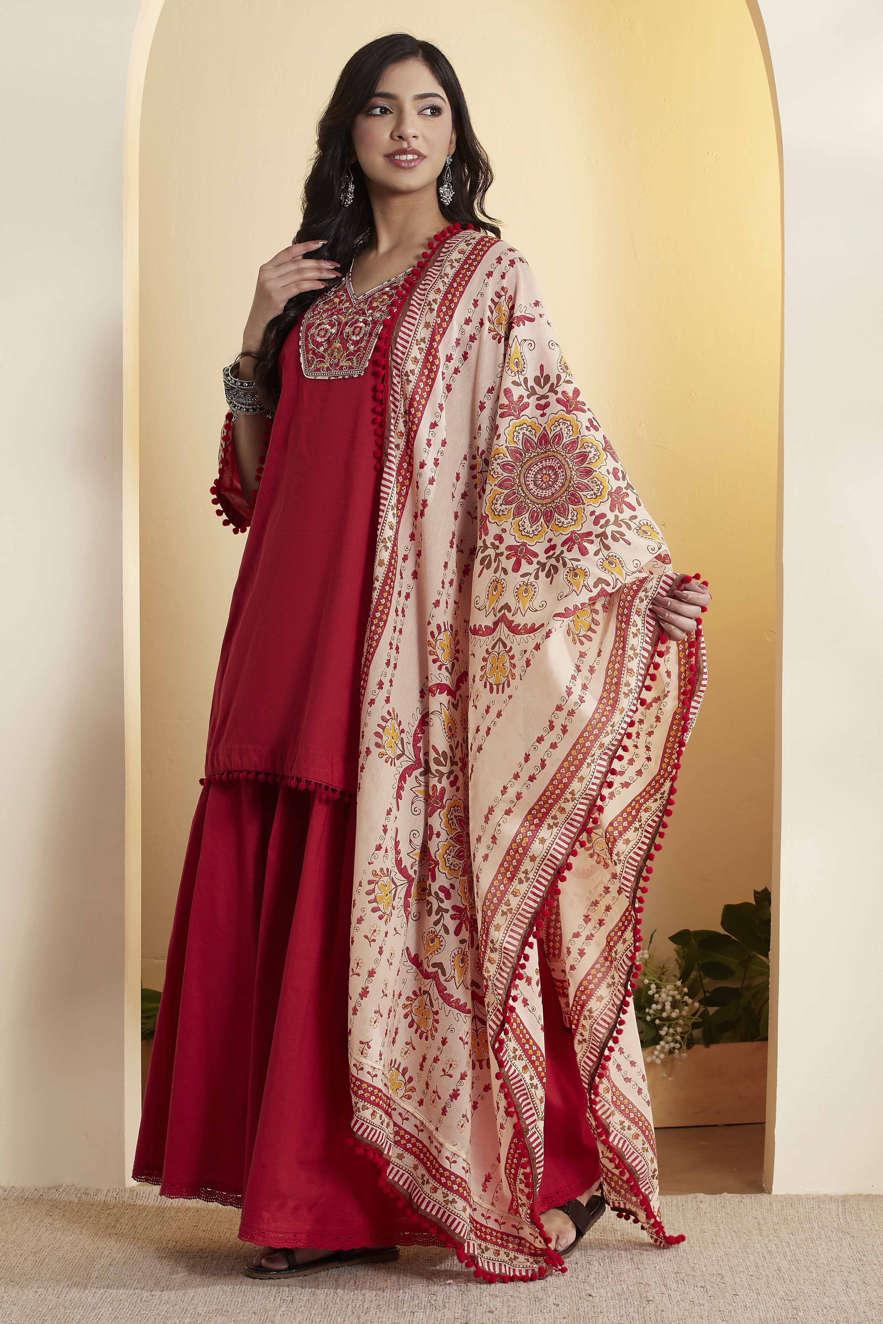 Red Cotton Straight Suit Set image number 3