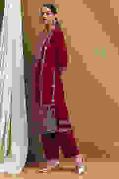 Red Velvet Embroidered Straight Kurta Set image number 3