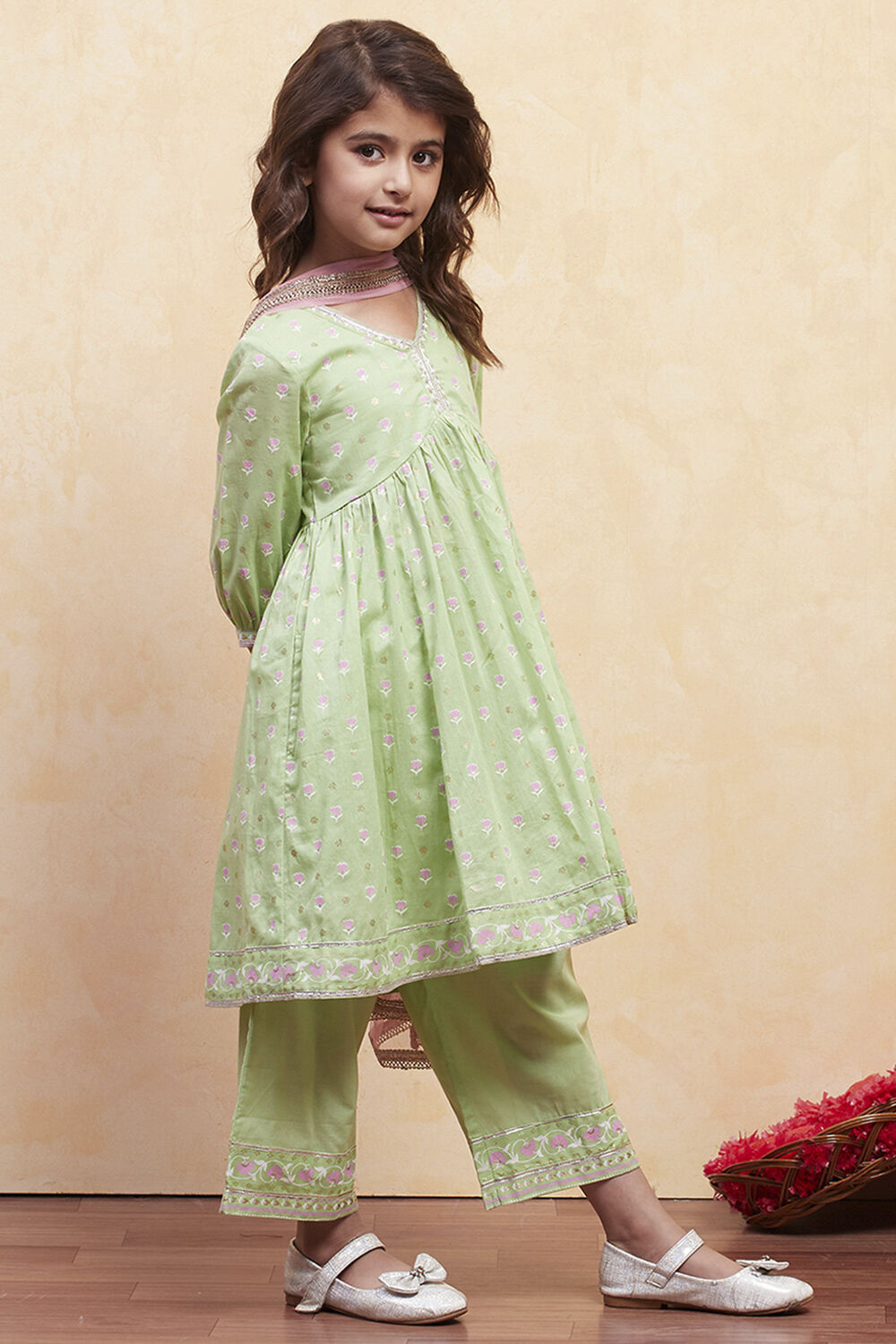 Green Cotton Gathered Suit Set image number 5