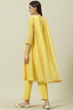 Yellow Solid Kalidar Kurta Regular Pants Suit Set image number 4