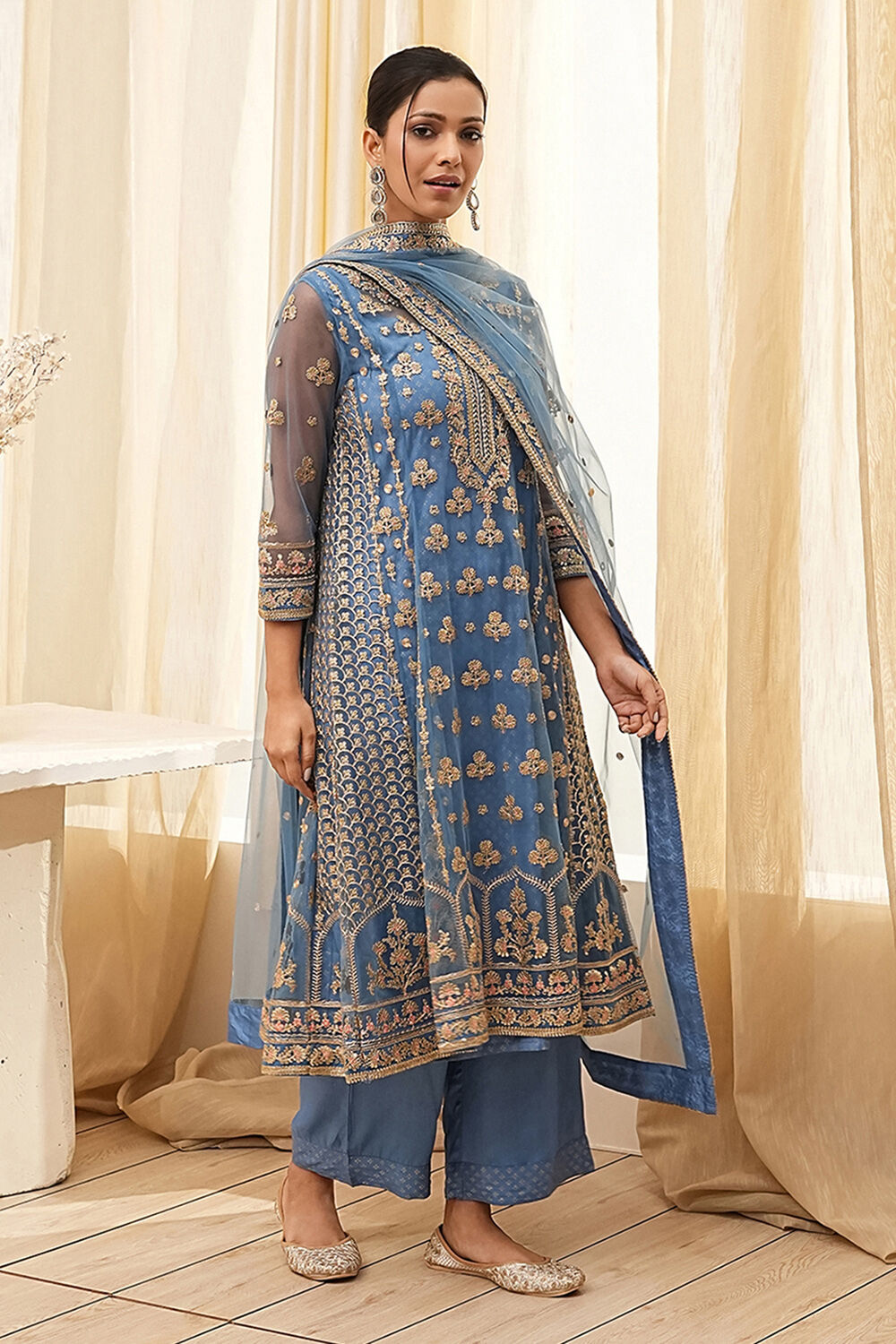 Light Blue Net Layered Suit Set image number 5