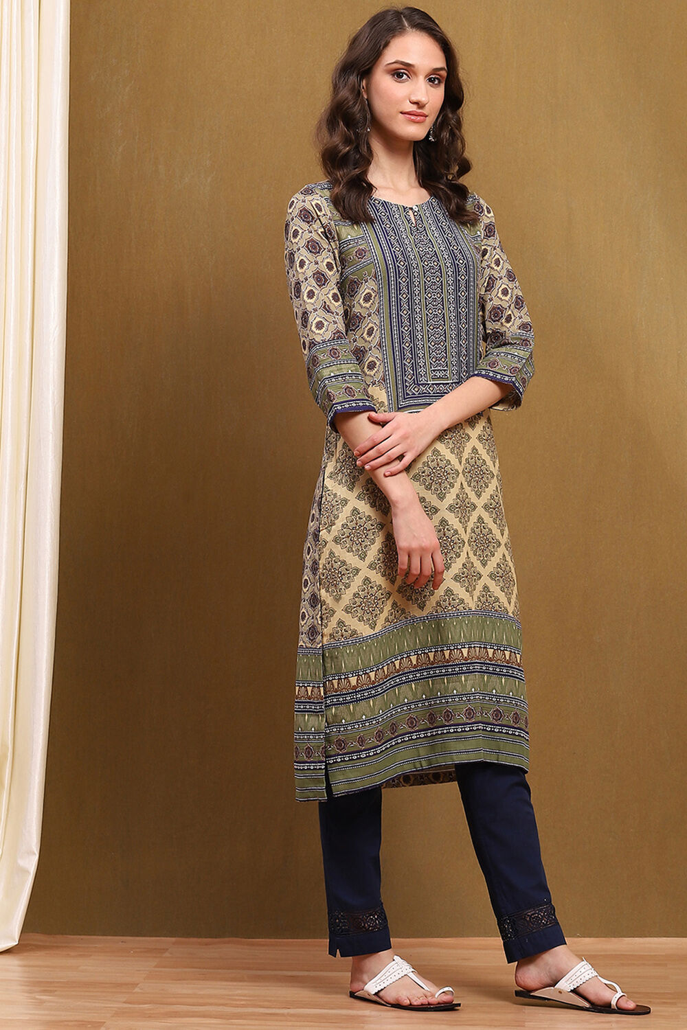 Brown Ethnic Motifs Printed Straight Kurta image number 4