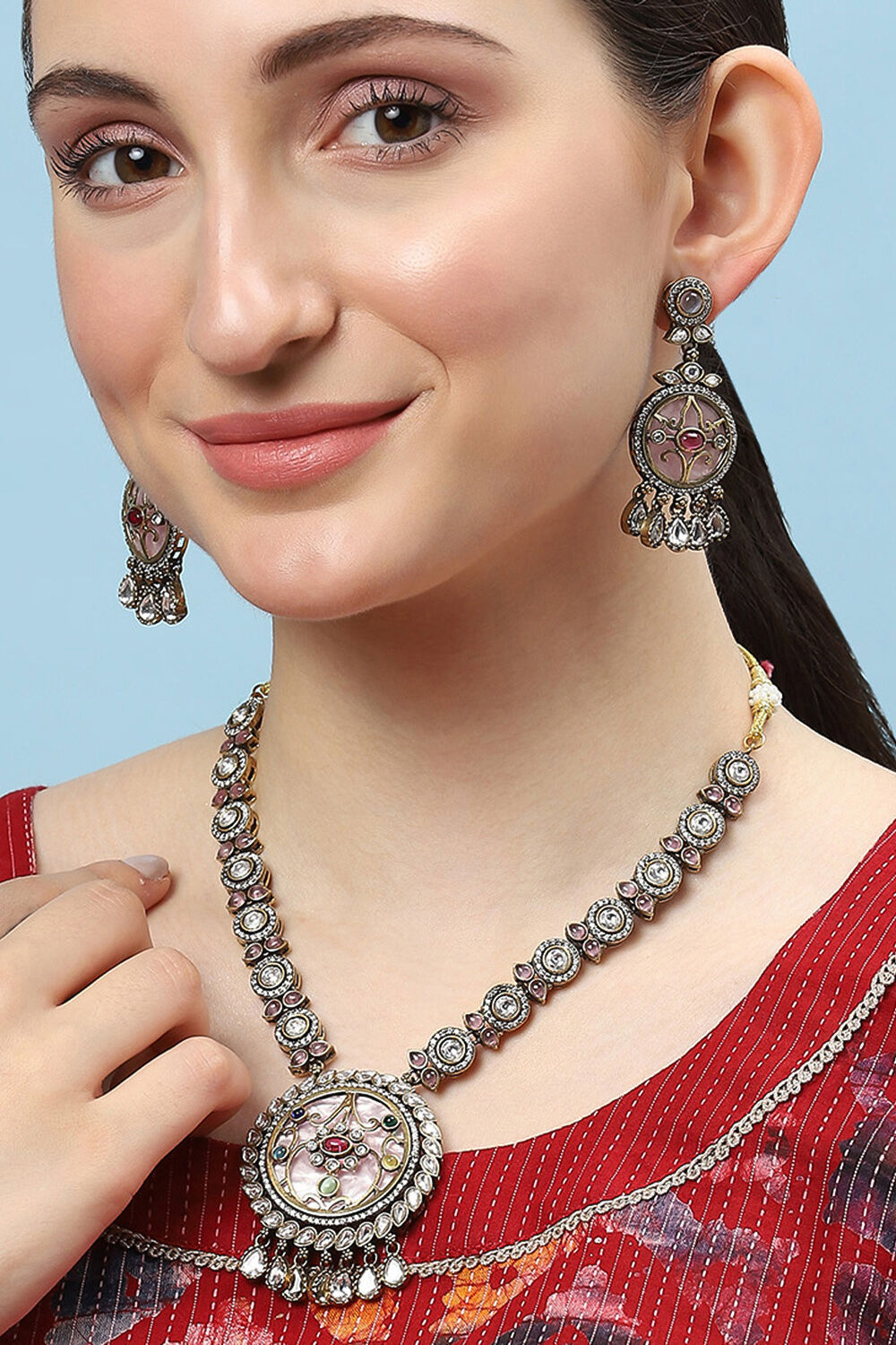 Light Pink Brass Necklace Set image number 1