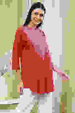 Raspberry Embroidered Straight Short Kurta image number 4