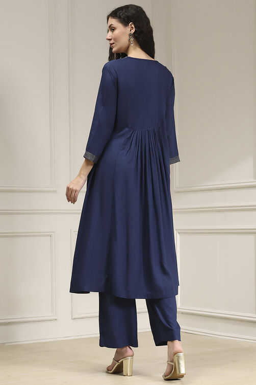 Blue Solid Gathered Suit Set image number 4