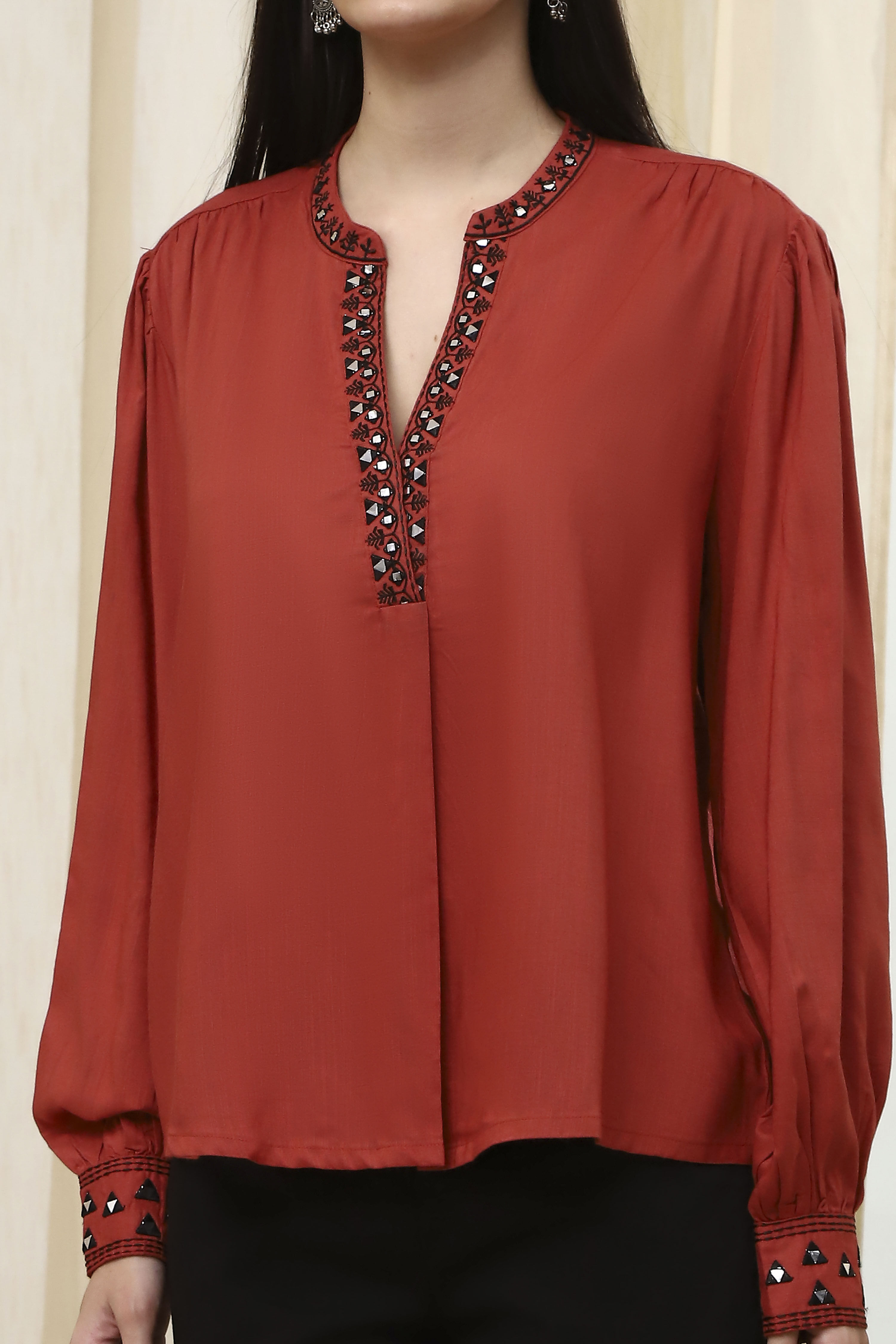 Black Solid Straight Top image number 1