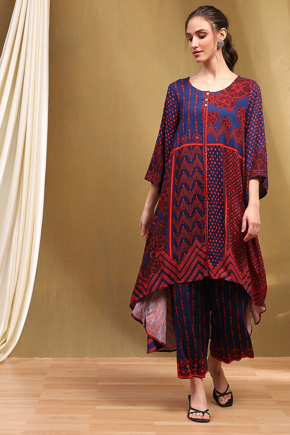 Black Printed Asymmetric Kurta Set image number 6