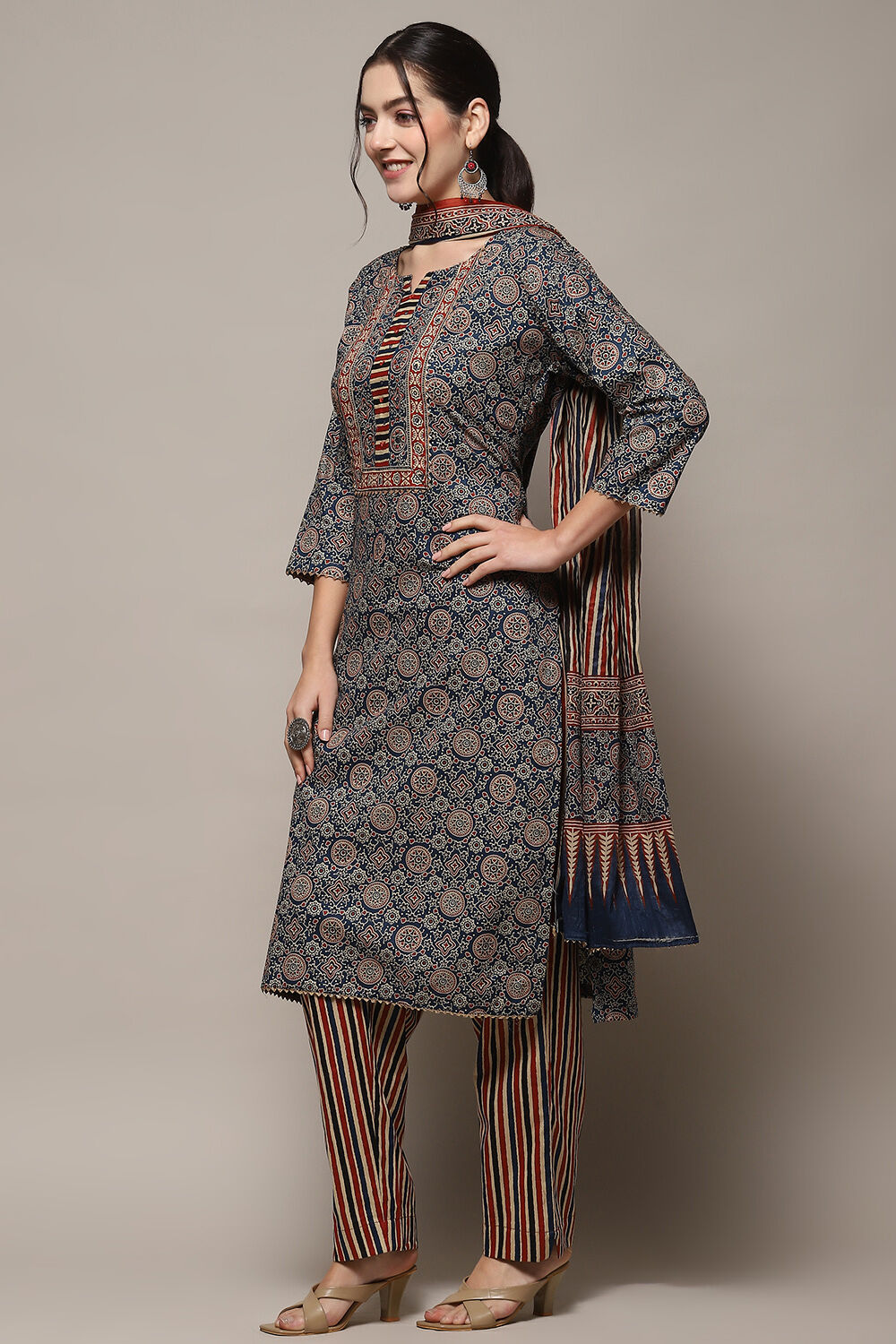 Blue Cotton Unstitched Suit set image number 5