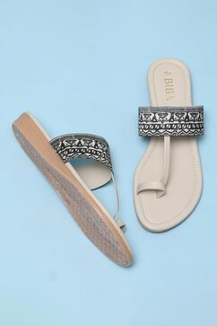 Beige Fabric Ring Toe Sandals image number 2