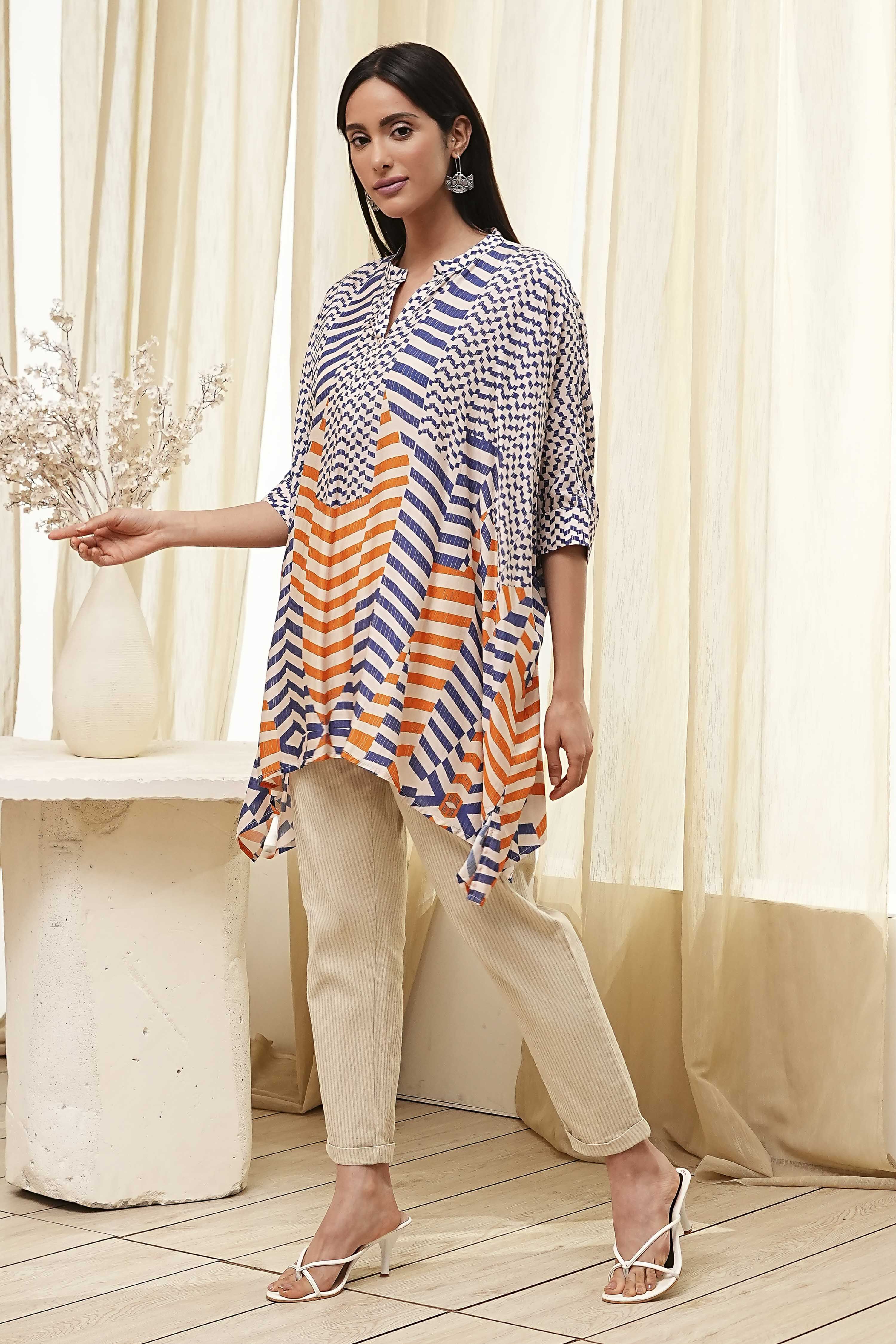 Blue and White Printed Kaftan Short Kurta image number 2