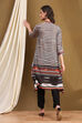 Black and White Printed Asymmetric Kurta image number 3
