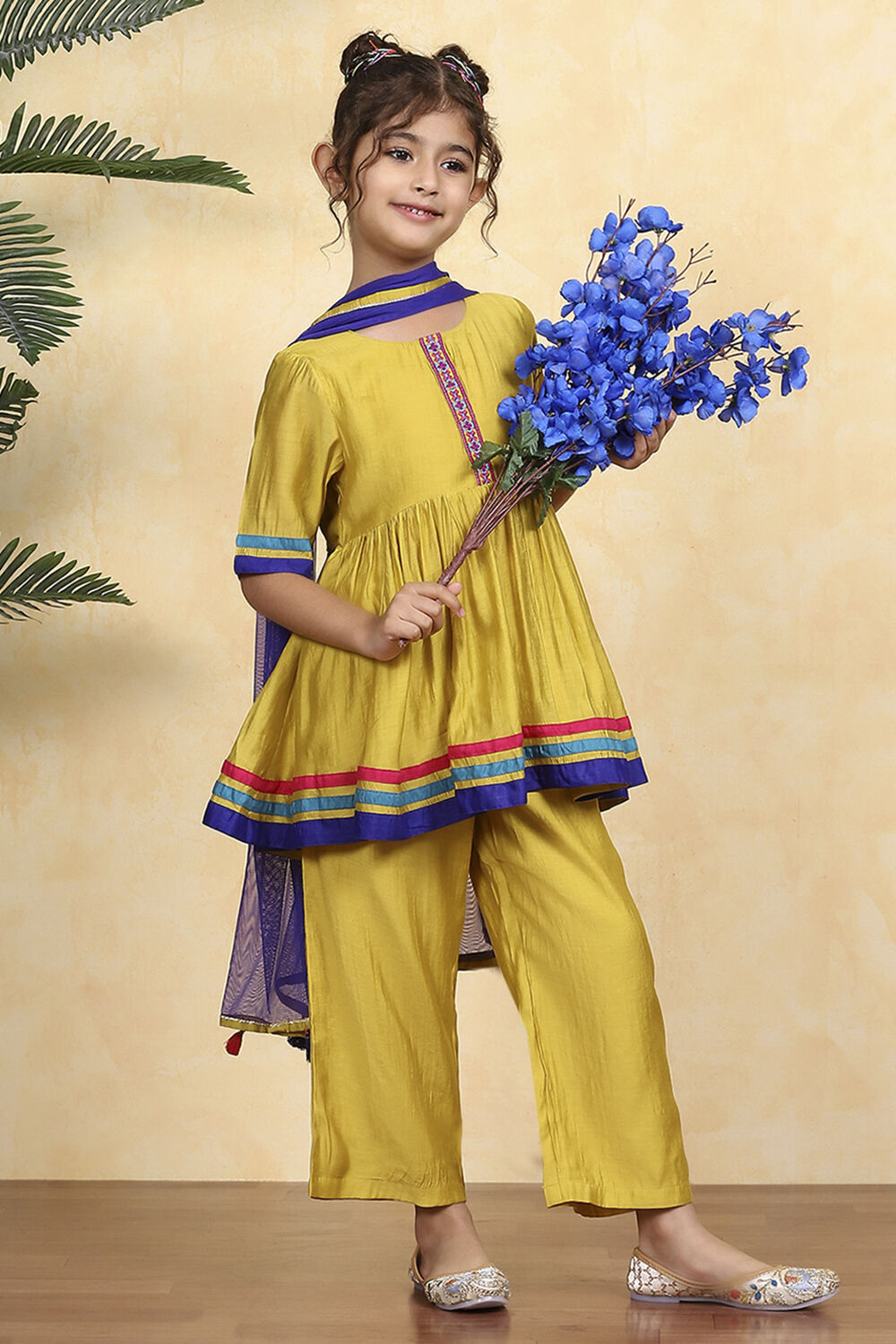 Green Polyester Blend Solid Gathered Suit Set image number 0