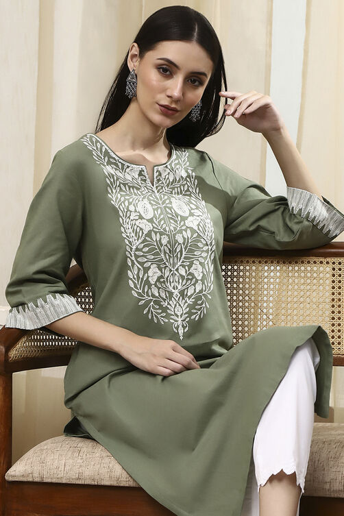 Maroon Cotton Dyed Straight Kurta image number 0