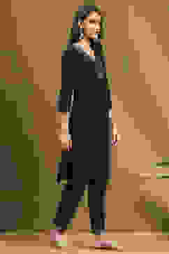 Black Solid Gathered Straight Kurta image number 4